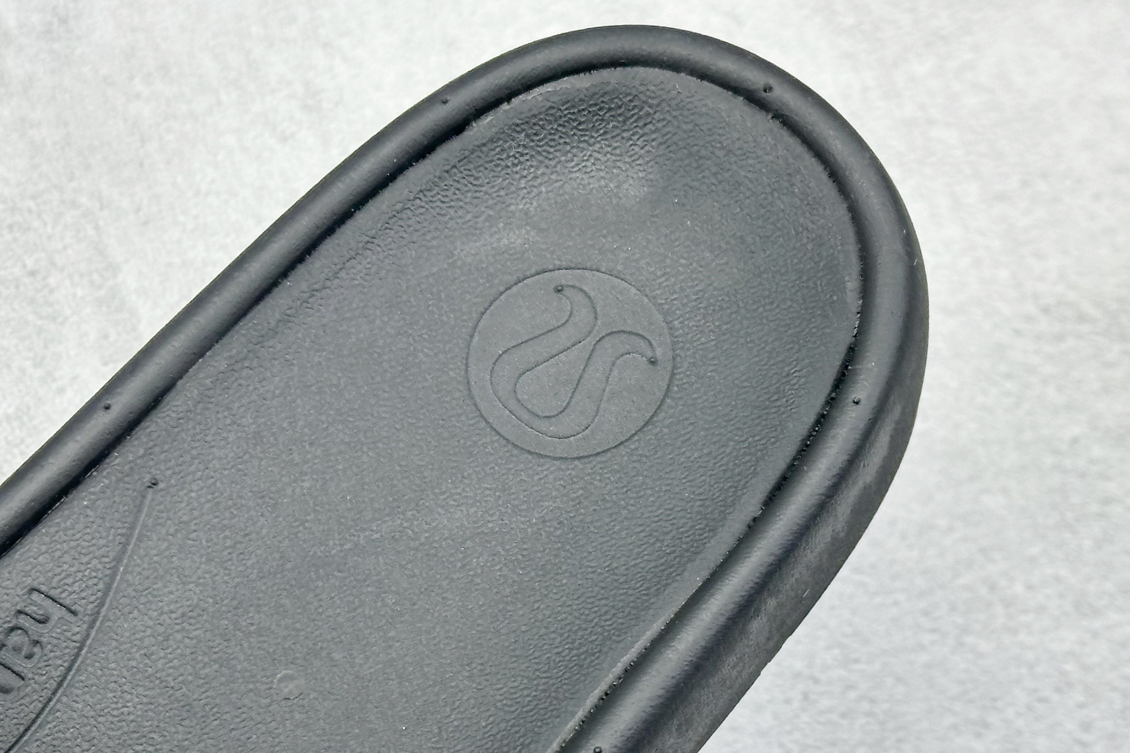 160 PK版2025新款lulu一字拖鞋男女同款家居户外穿厚底增高休闲百搭凉拖鞋lulu拖鞋