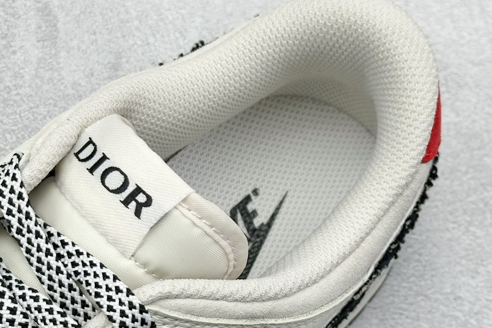 240 XC版Nike SB Dunk Low“迪奥联名——织布黑勾” 周年高端定制 低帮休闲板鞋 DJ2024-131