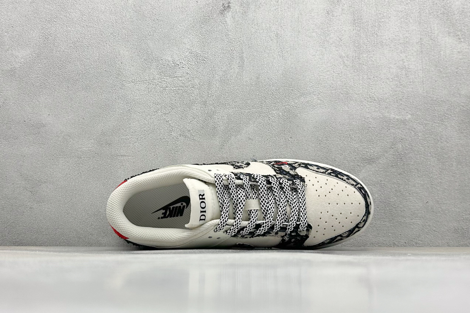 240 XC版Nike SB Dunk Low“迪奥联名——织布黑勾” 周年高端定制 低帮休闲板鞋 DJ2024-131