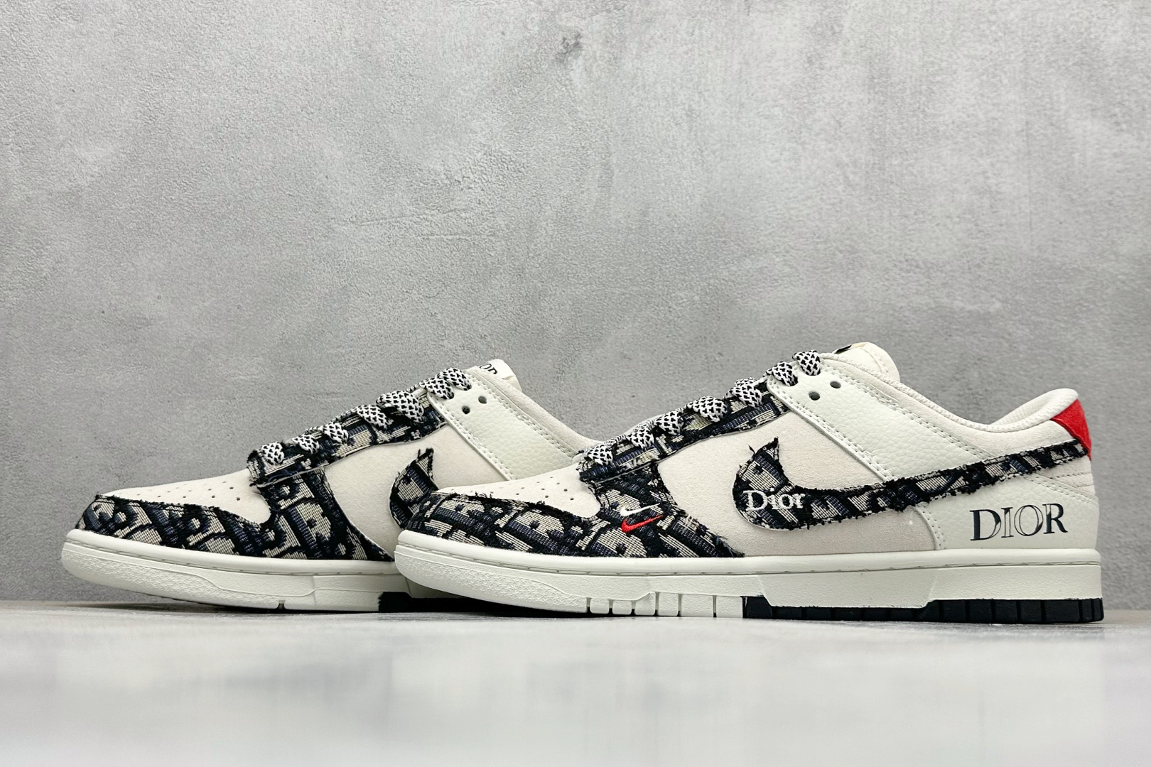 240 XC版Nike SB Dunk Low“迪奥联名——织布黑勾” 周年高端定制 低帮休闲板鞋 DJ2024-131