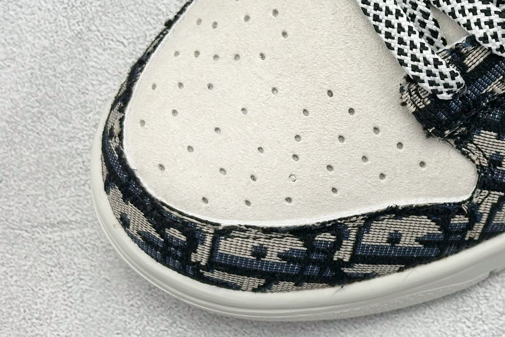 240 XC版Nike SB Dunk Low“迪奥联名——织布黑勾” 周年高端定制 低帮休闲板鞋 DJ2024-131