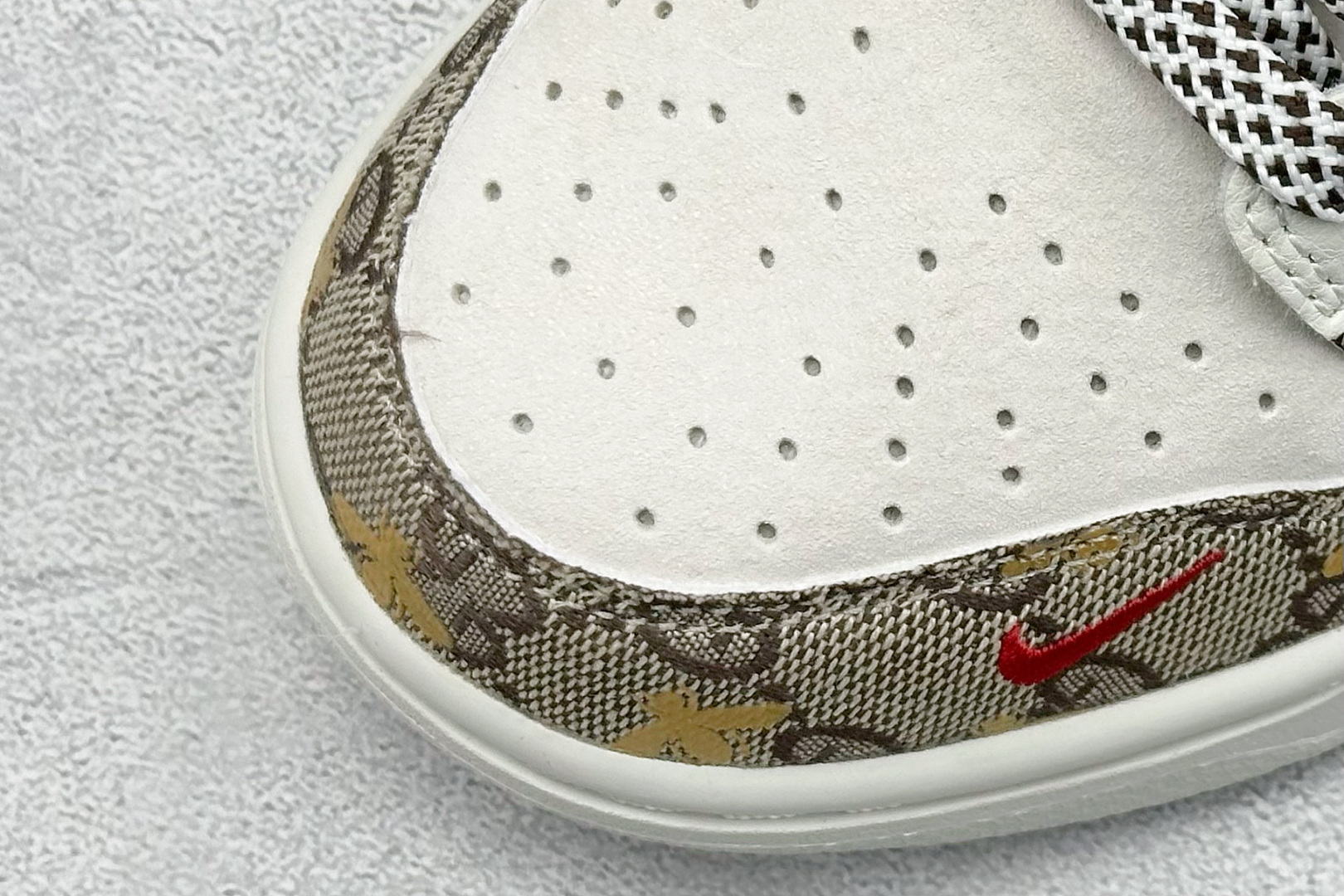 240 XC版Nike SB Dunk Low x GUCCI 灰黄老花小钩 DJ2024-130