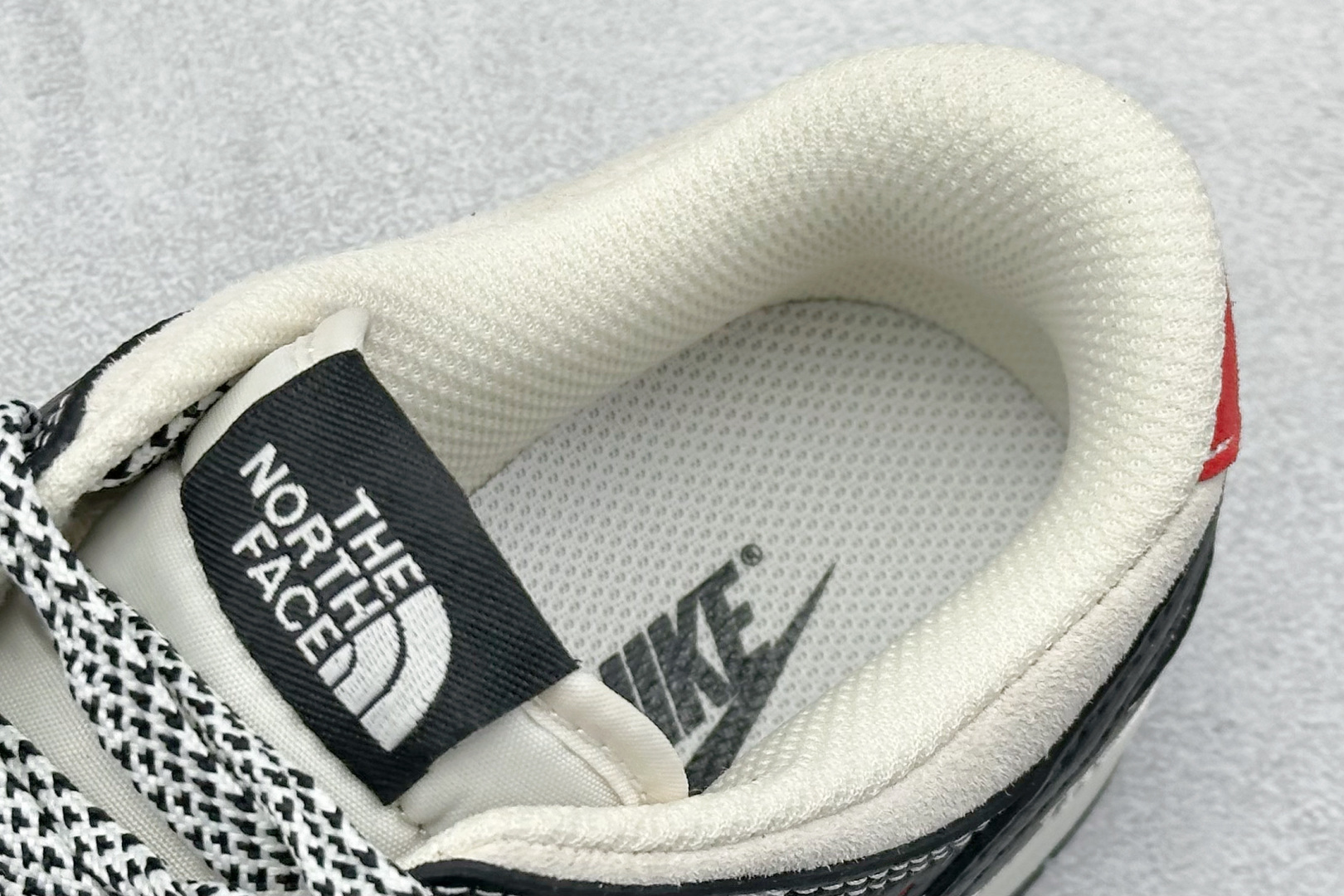 240 XC版Nk SB Dunk Low 北面联名 刺绣黑红勾 周年高端定制 低帮休闲板鞋 DJ2024-128