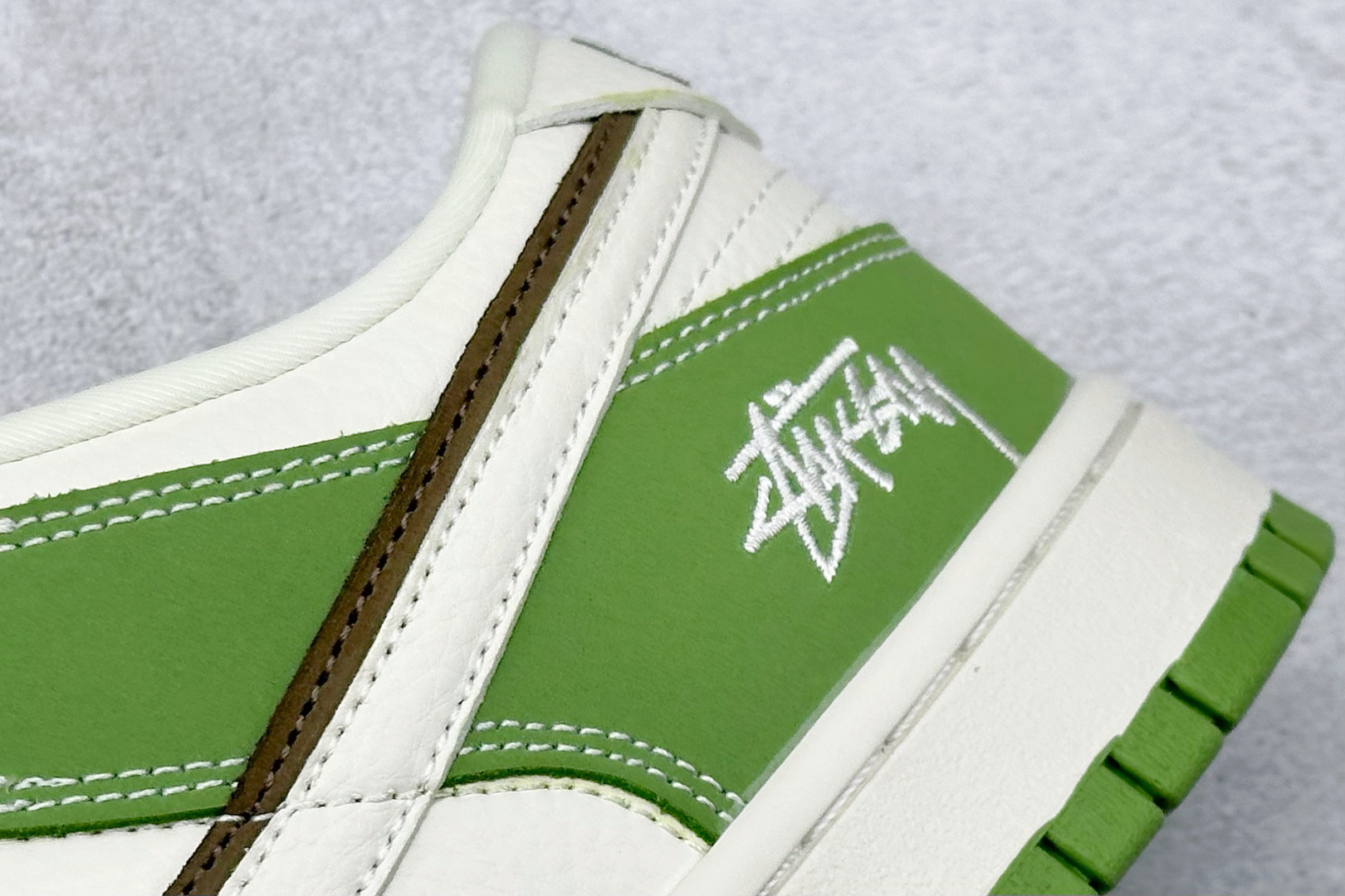 280 XC版Nike SB Dunk Low 白棕双勾斯图西 周年高端定制 低帮休闲板鞋 LW1818-120