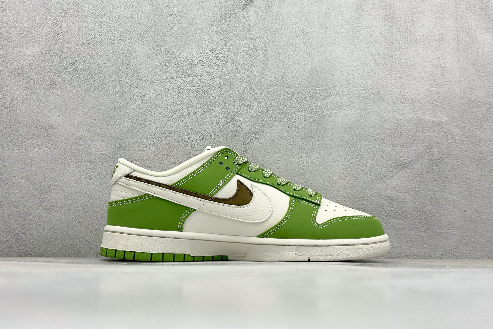 280 XC版Nike SB Dunk Low 白棕双勾斯图西 周年高端定制 低帮休闲板鞋 LW1818-120