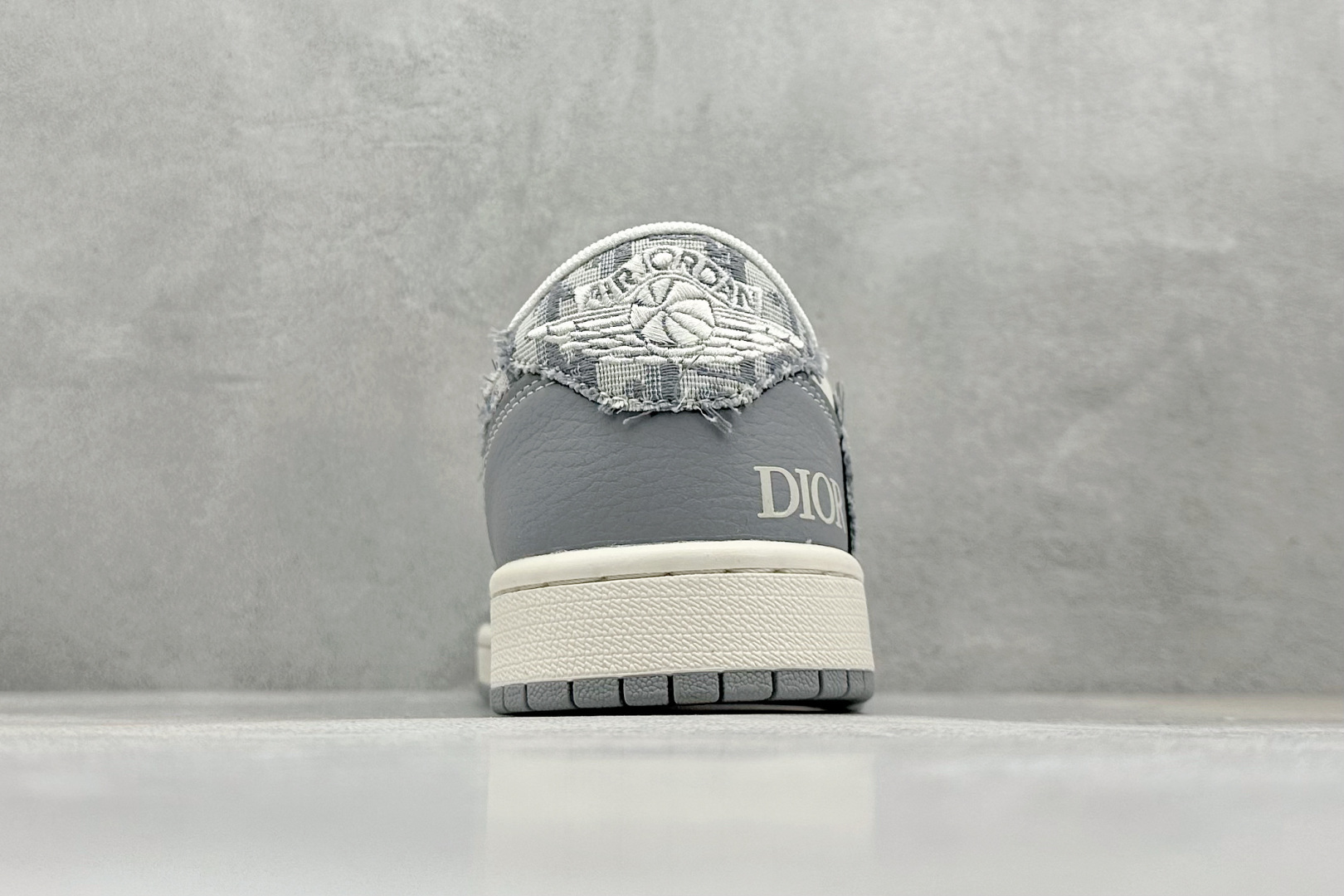 280 XC版Travis Scott x Fragment Design x Air Jordan 1 Low OG SP AJ1 乔1 迪奥联名 羽毛灰 低帮文化休闲板鞋 XS7089-612