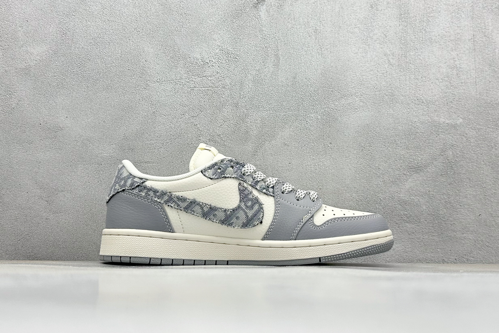 280 XC版Travis Scott x Fragment Design x Air Jordan 1 Low OG SP AJ1 乔1 迪奥联名 羽毛灰 低帮文化休闲板鞋 XS7089-612