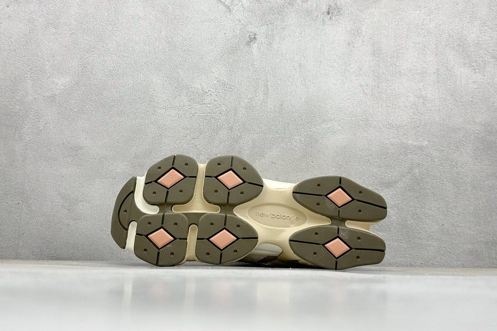 220 New Balance NB9060系列 复古休闲运动慢跑鞋 U9060CWF