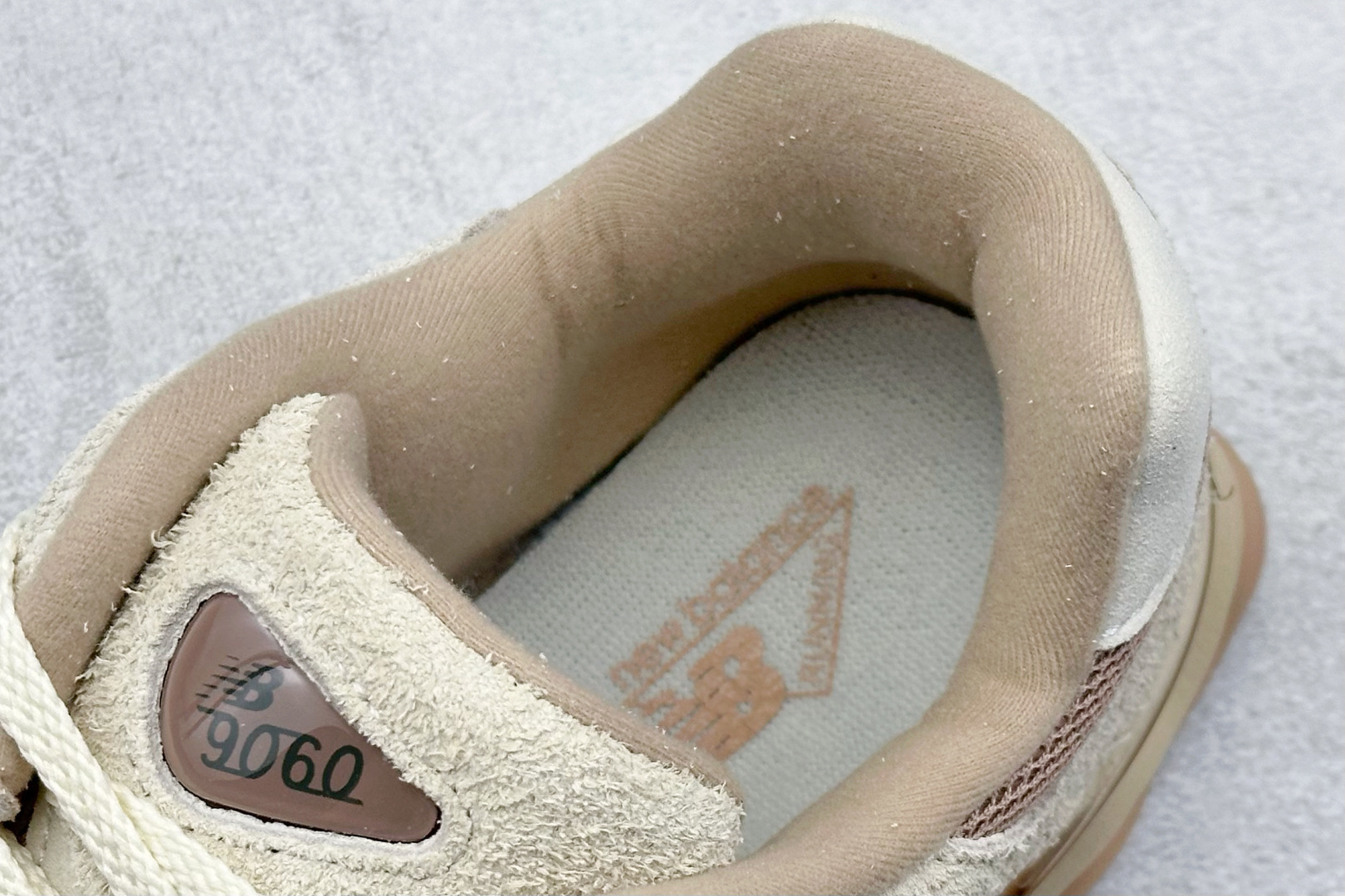 220 New Balance NB9060系列 复古休闲运动慢跑鞋 U9060CWF