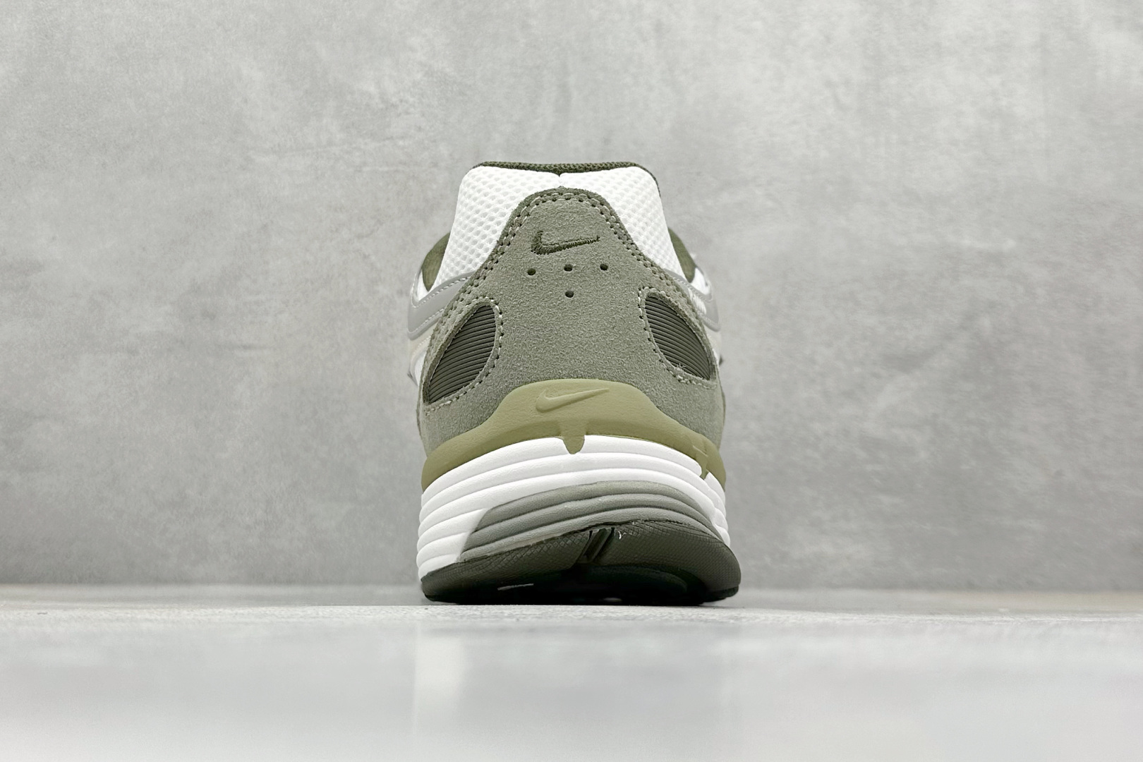 200 Nk P-6000 Prm 复古休闲运动老爹鞋 IH0246-320