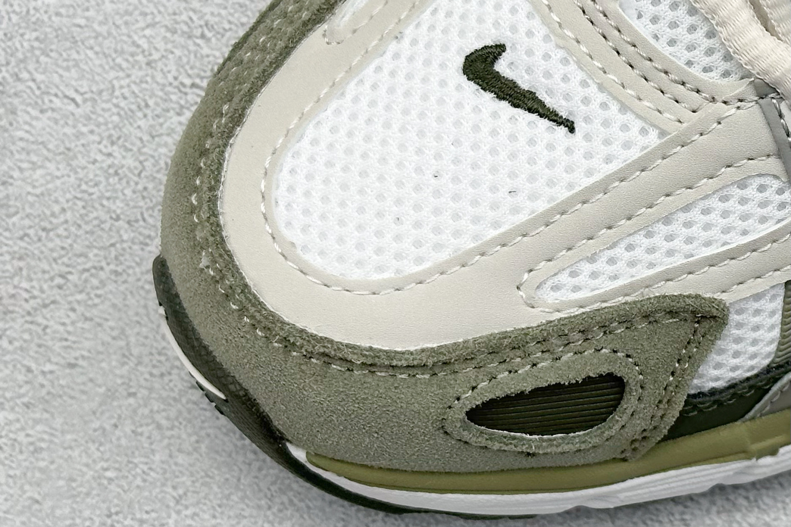 200 Nk P-6000 Prm 复古休闲运动老爹鞋 IH0246-320