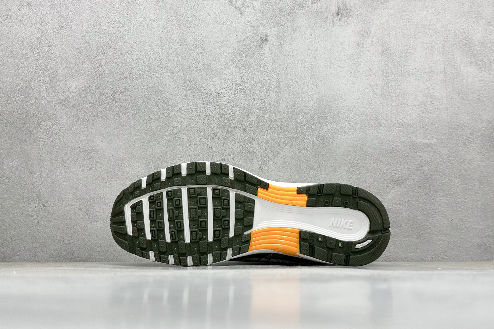 200 Nk P-6000 Prm 复古休闲运动老爹鞋 IH0246-320