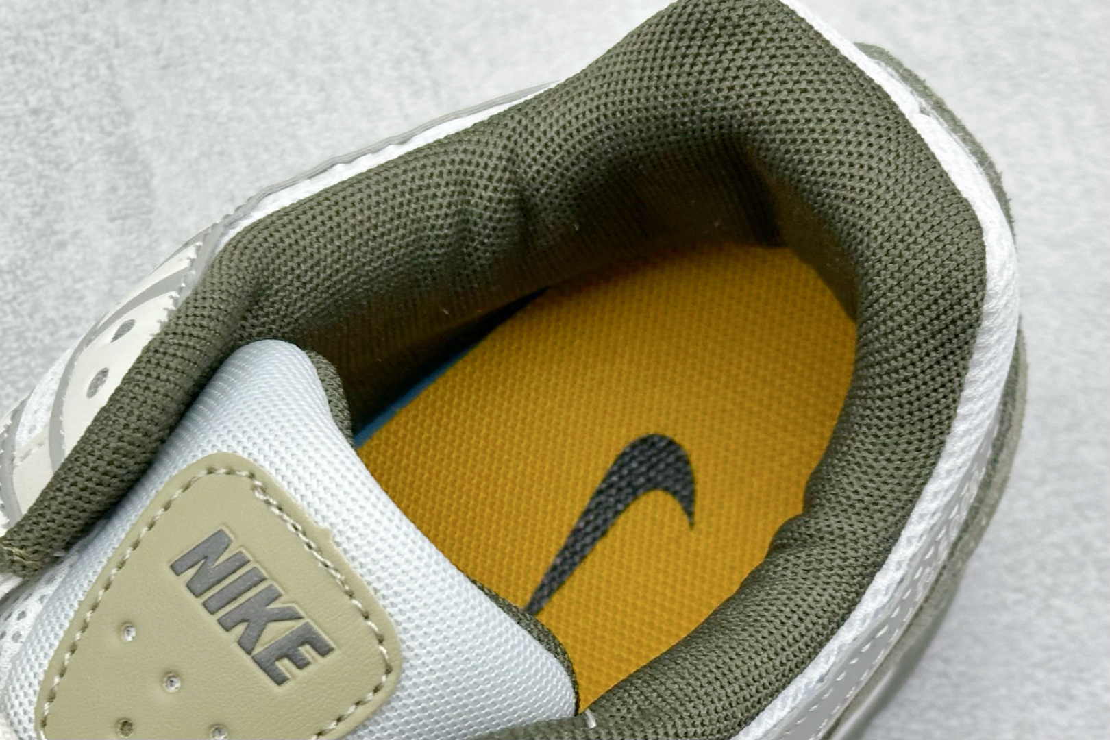 200 Nk P-6000 Prm 复古休闲运动老爹鞋 IH0246-320