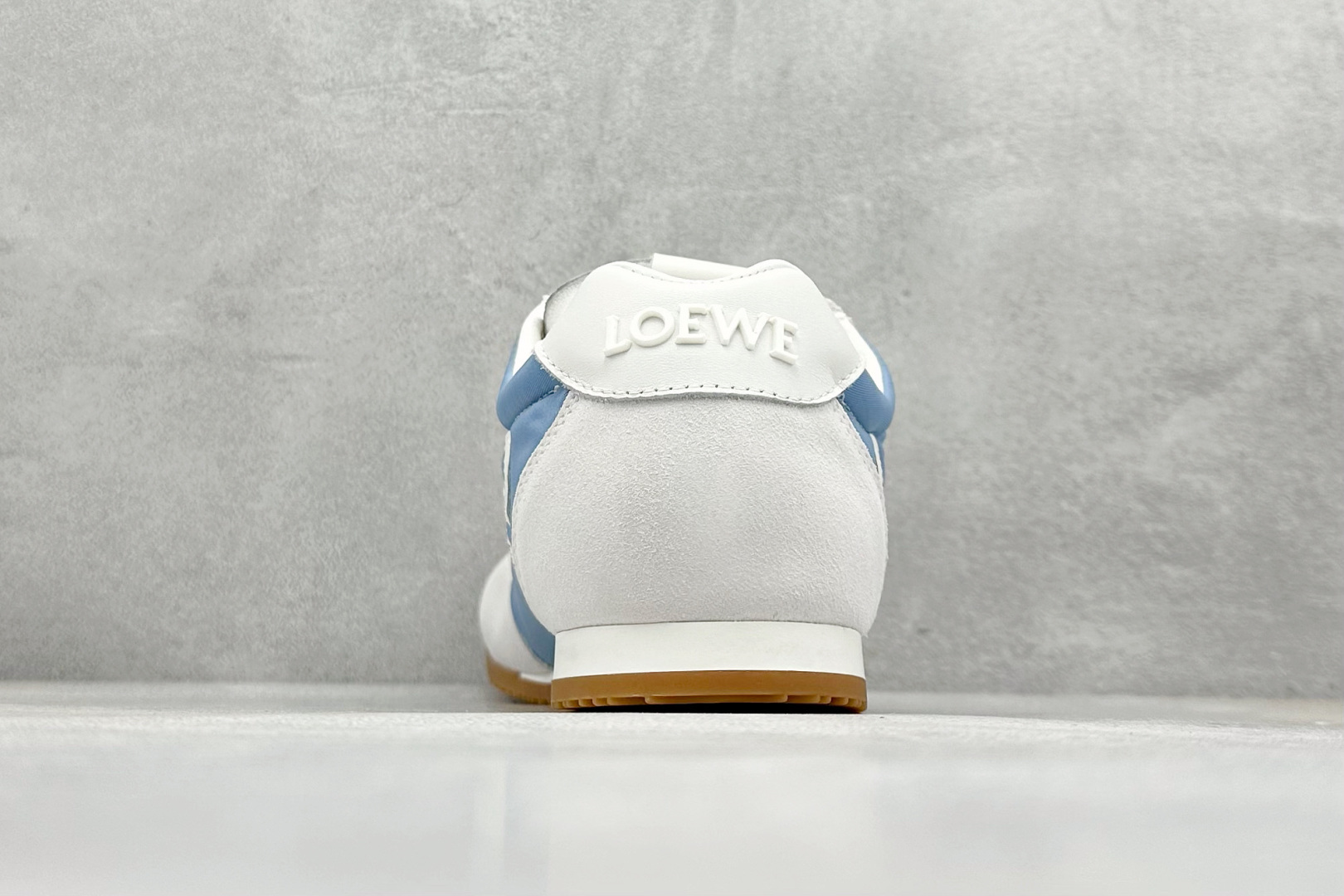 350 LOEWE Ballet Runner 2.0 圆头系带休闲鞋