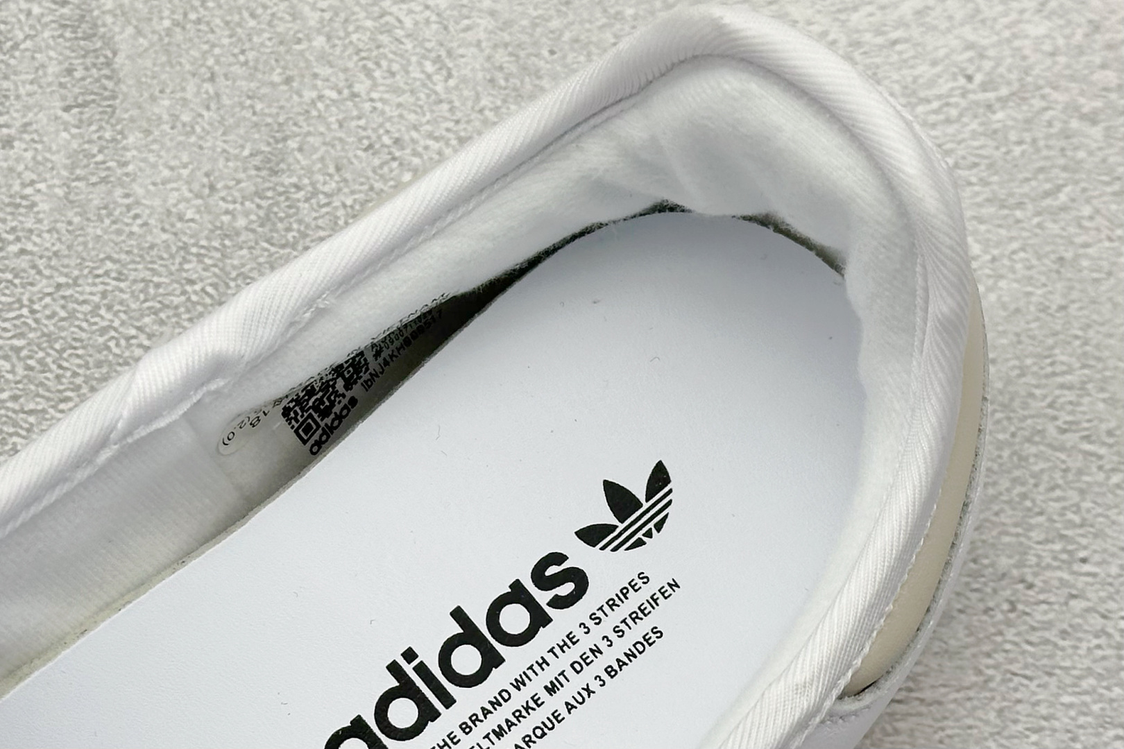 
RS头层 Adidas Samba Janes 玛丽珍板鞋懒人一脚蹬
Adidas Samba Jan