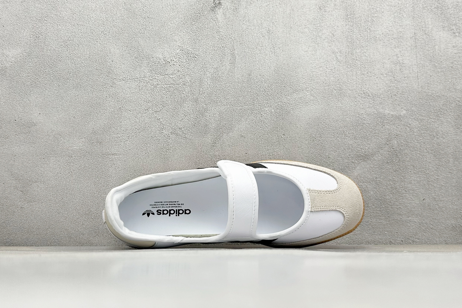 
RS头层 Adidas Samba Janes 玛丽珍板鞋懒人一脚蹬
Adidas Samba Jan