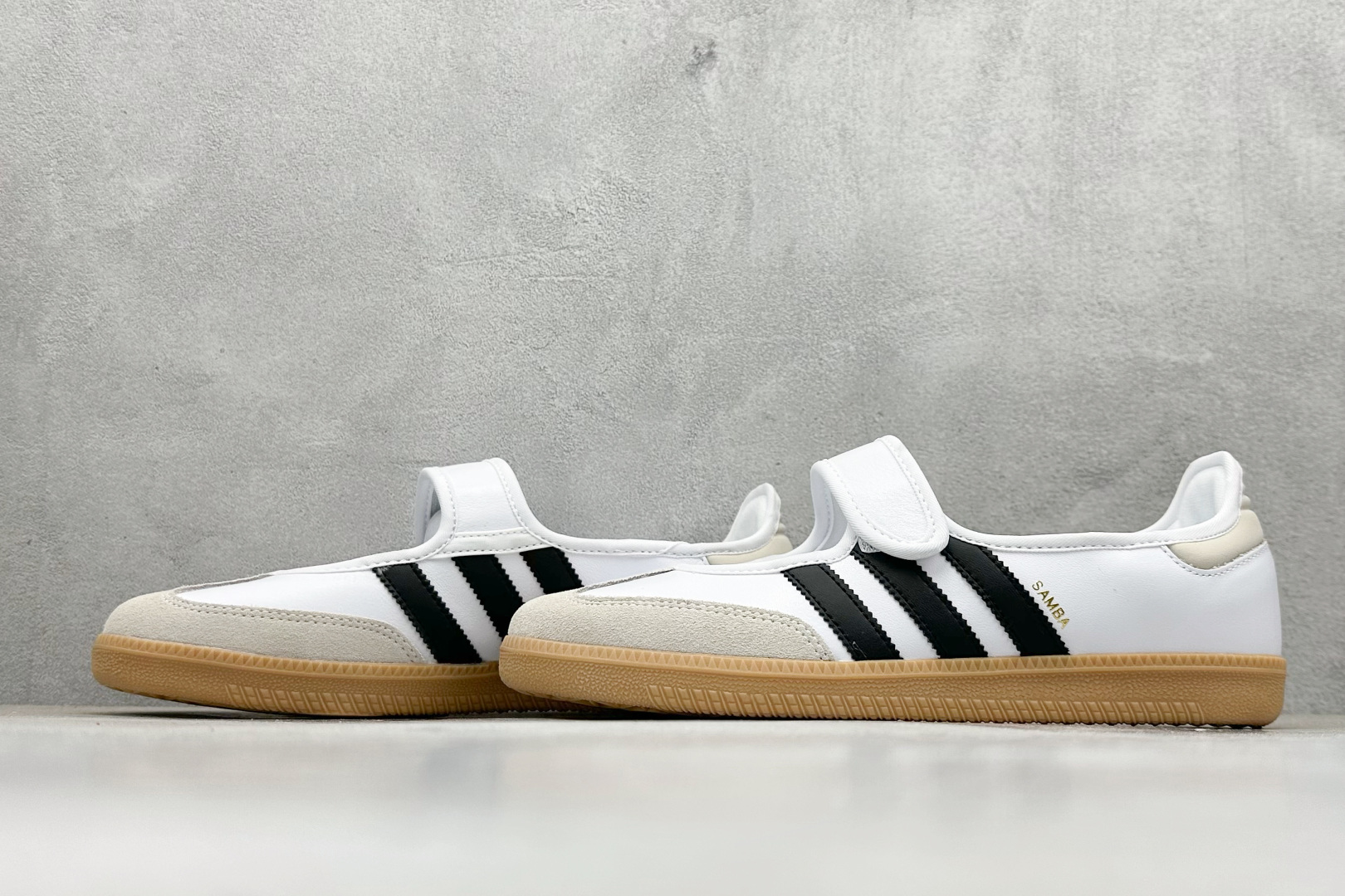 
RS头层 Adidas Samba Janes 玛丽珍板鞋懒人一脚蹬
Adidas Samba Jan