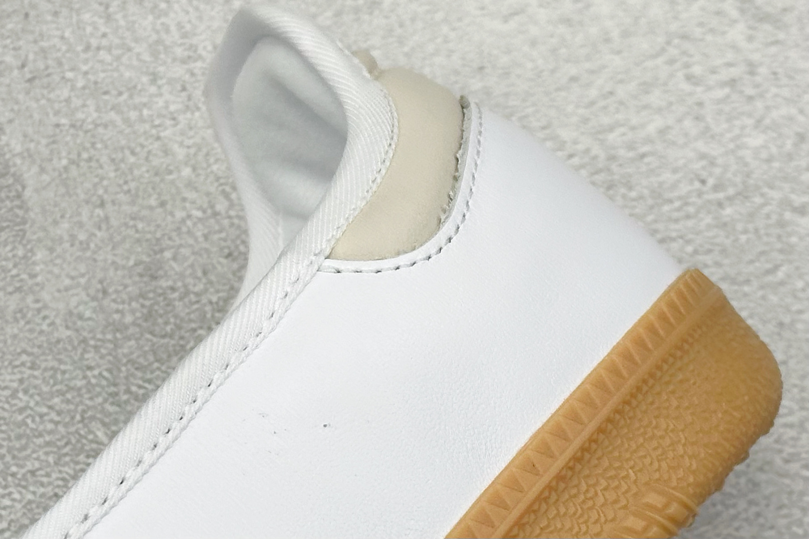 
RS头层 Adidas Samba Janes 玛丽珍板鞋懒人一脚蹬
Adidas Samba Jan