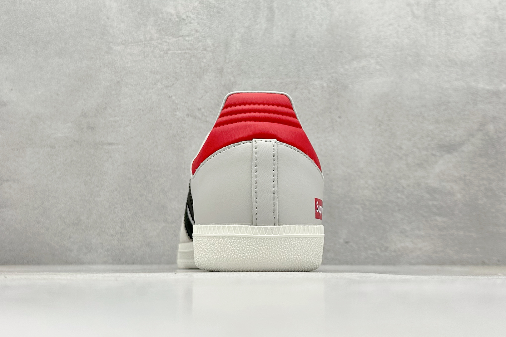 220 adidas originals Samba OG x Supreme 灰黑 桑巴舞系列复古经典轻便板鞋 GJ75814