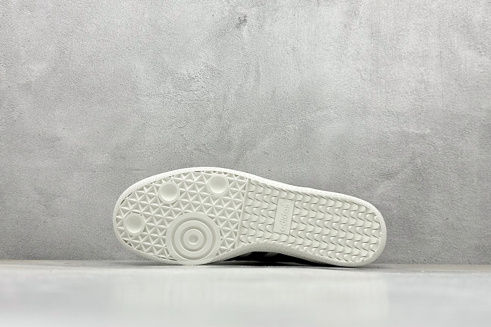 220 adidas originals Samba OG x Supreme 灰黑 桑巴舞系列复古经典轻便板鞋 GJ75814