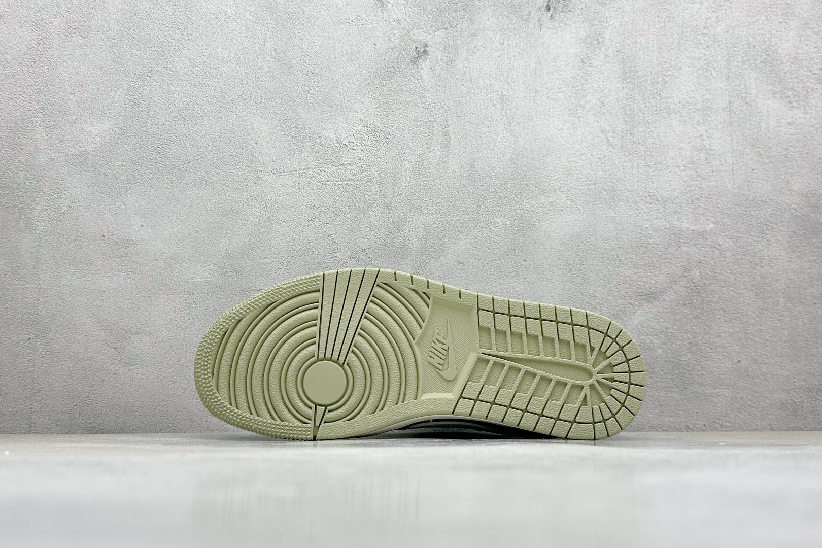 260 Travis Scott x Nike Air Jordan 1 Low x GUCCI Air Jordan 1 Low 反转棕紫小勾倒钩 XD0798-305