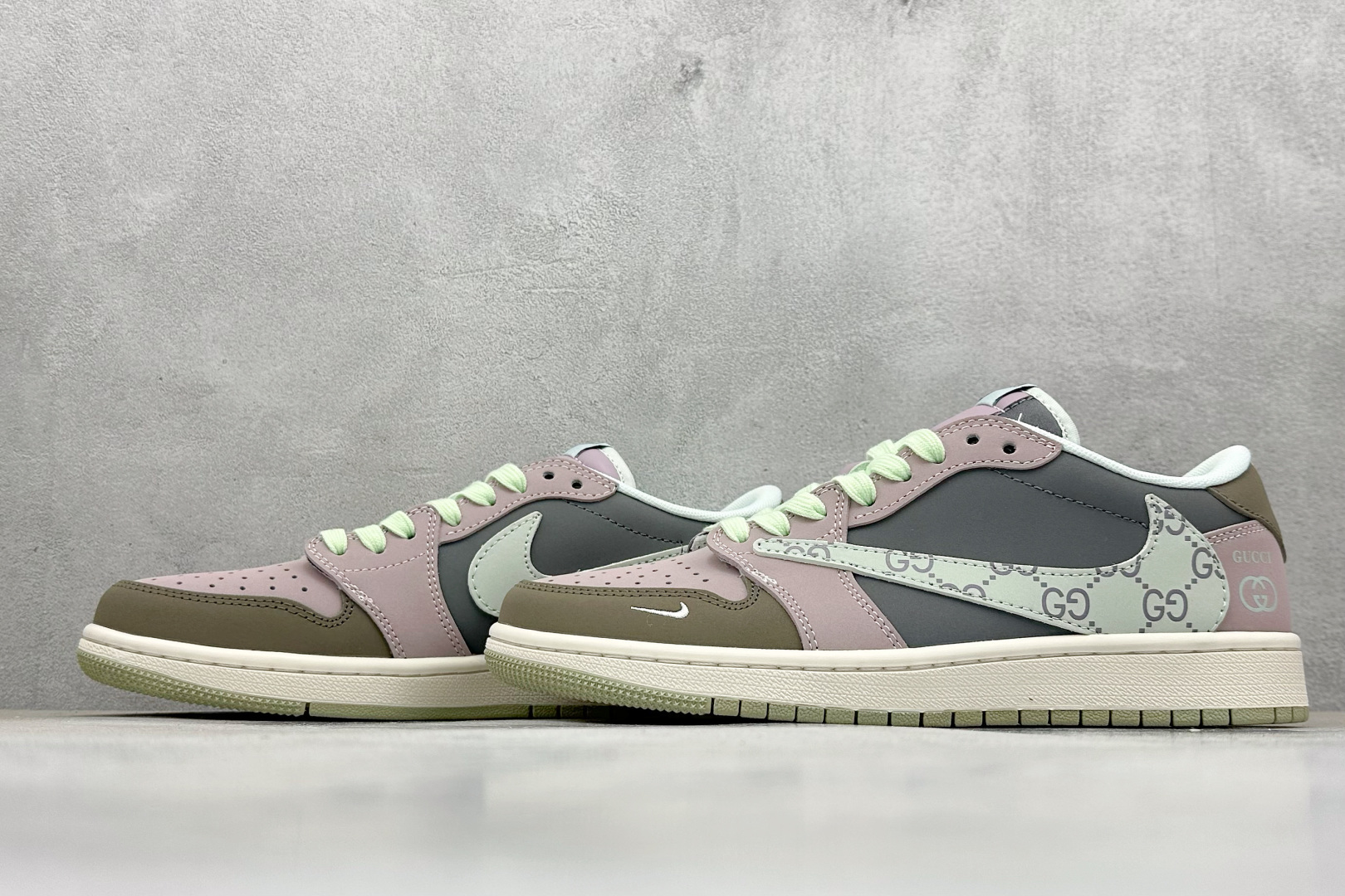 260 Travis Scott x Nike Air Jordan 1 Low x GUCCI Air Jordan 1 Low 反转棕紫小勾倒钩 XD0798-305