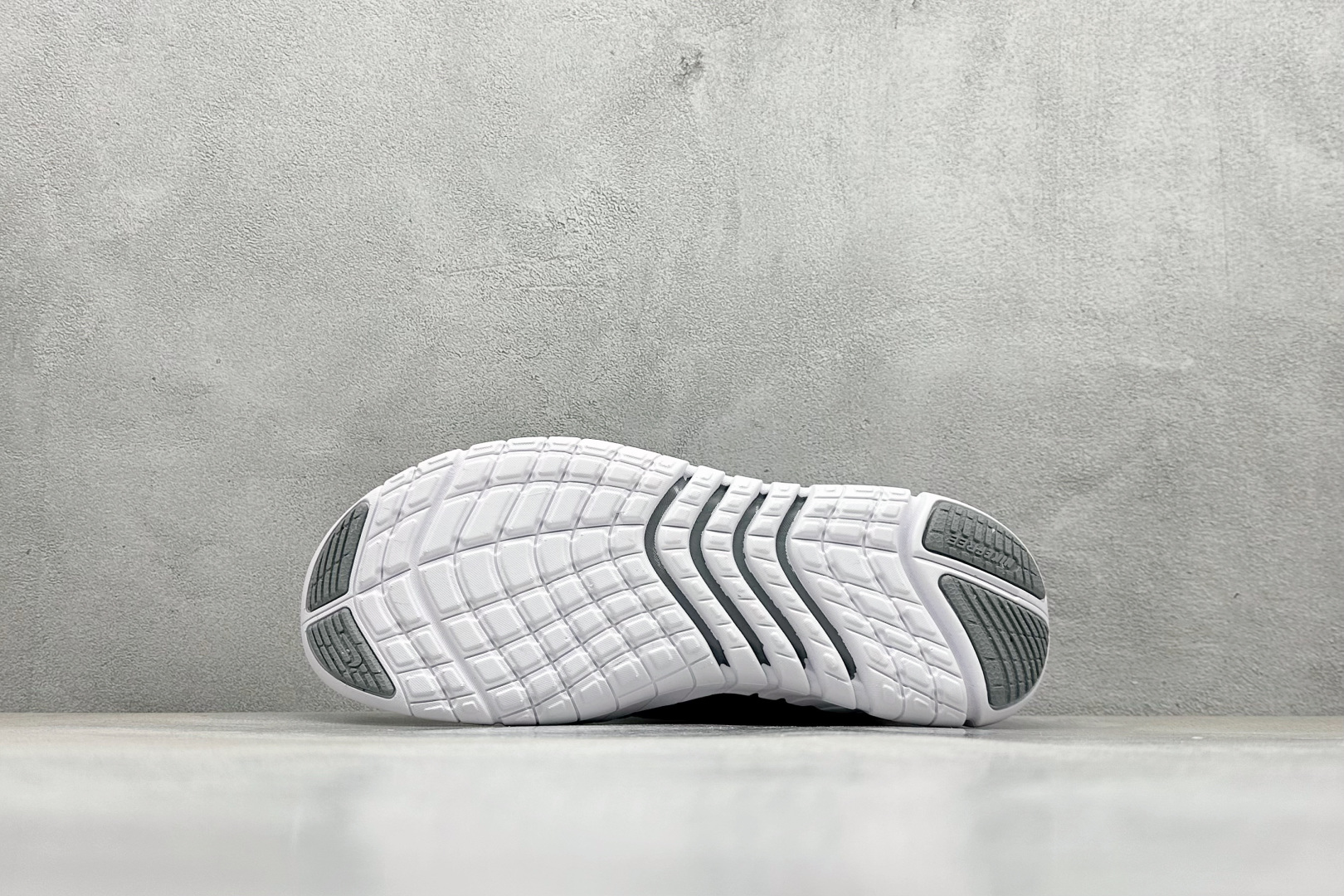 150 CH版Nk Free RN 3.0 耐克赤足超轻量跑鞋 CZ1884-001