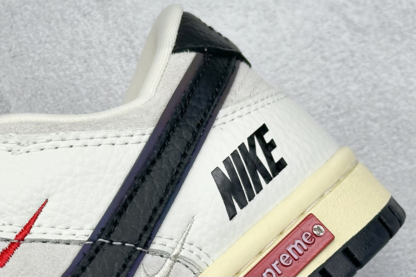 280 SC版Nike SB Dunk Low Sup联名 白黑变色 周年高端定制 低帮休闲板鞋 SC9207-409