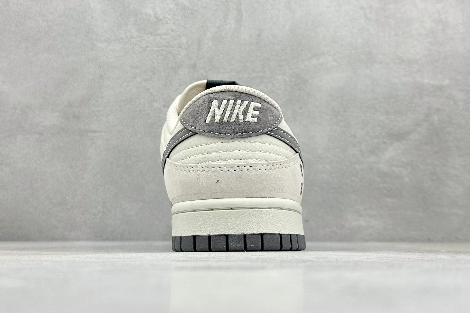 240 XC版Nk SB Dunk Low OFF-WHITE联名 拼色灰勾 周年高端定制 低帮休闲板鞋 DJ2024-133