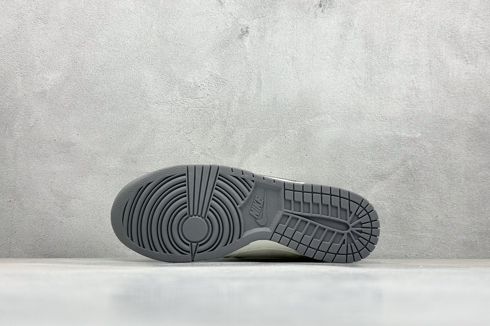 240 XC版Nk SB Dunk Low CDG联名 米白灰勾 周年高端定制 低帮休闲板鞋 DJ2024-134