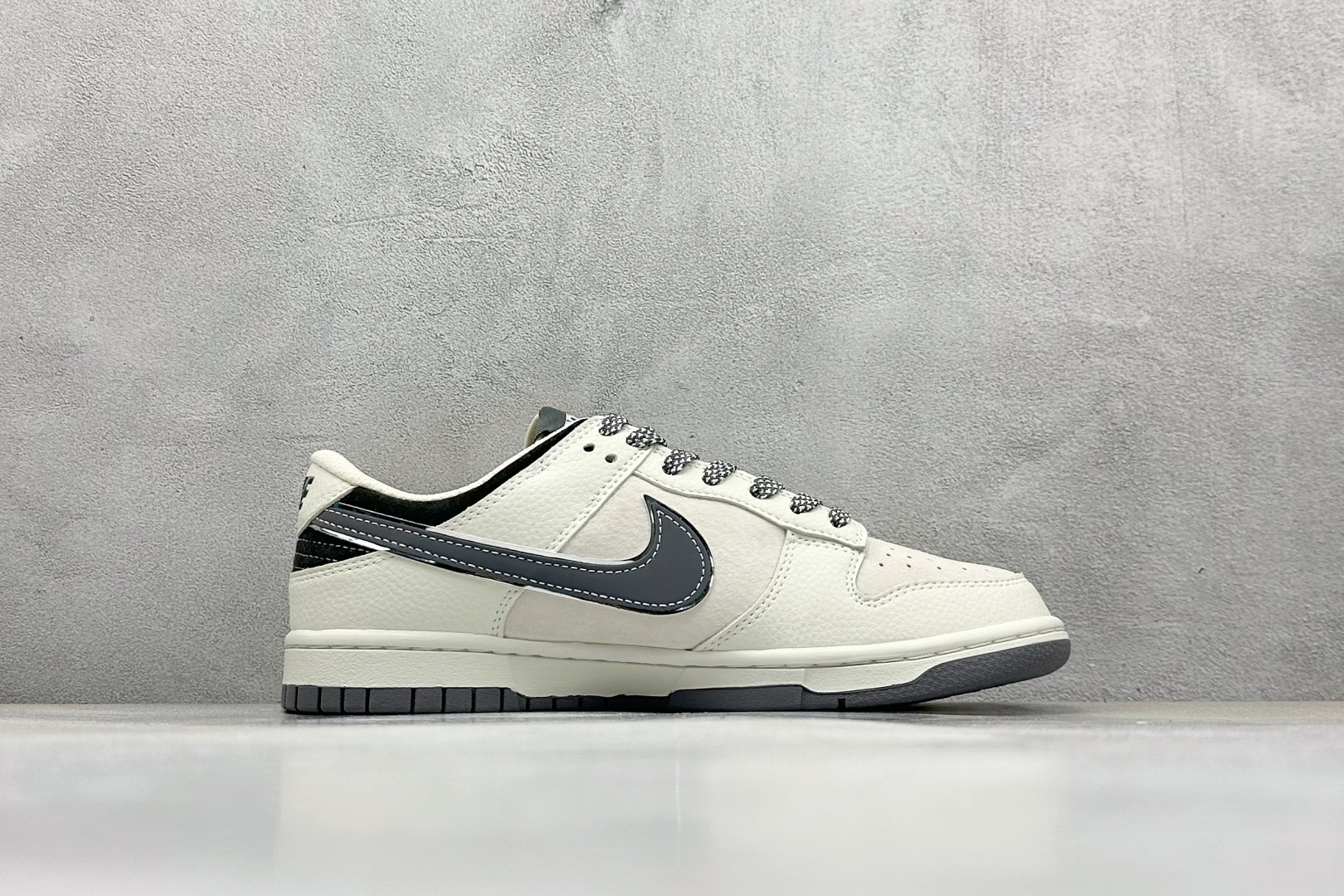 240 XC版Nk SB Dunk Low CDG联名 米白灰勾 周年高端定制 低帮休闲板鞋 DJ2024-134