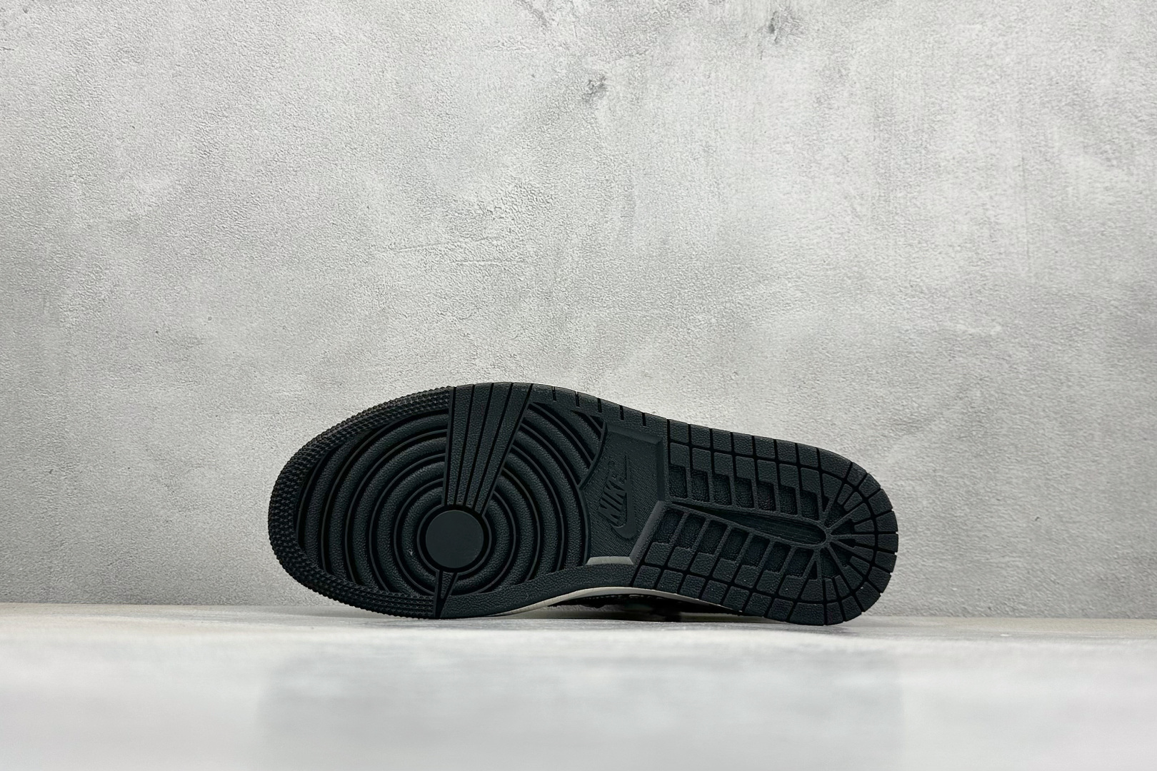 300 XC版Travis Scott x Fragment Design x Air Jordan 1 Low OG SP AJ1 乔1 LV联名 红尾抽绳 低帮文化休闲板鞋 DM6868-108