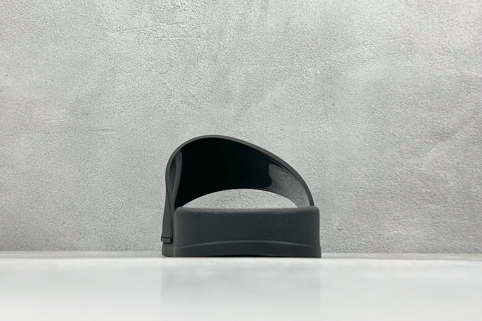 220 Balenciaga 巴黎世家拖鞋 2025最新版印花 潮流到没边-Chinese UA Cheap High Quatity Brand Clothes Bags handbags Sneakers wholesale wholesaler seller from China Factory suppliers Fashion Clothing Shoes best Quality Beautiful Price 220 Balenciaga 巴黎世家拖鞋 2025最新版印花 潮流到没边