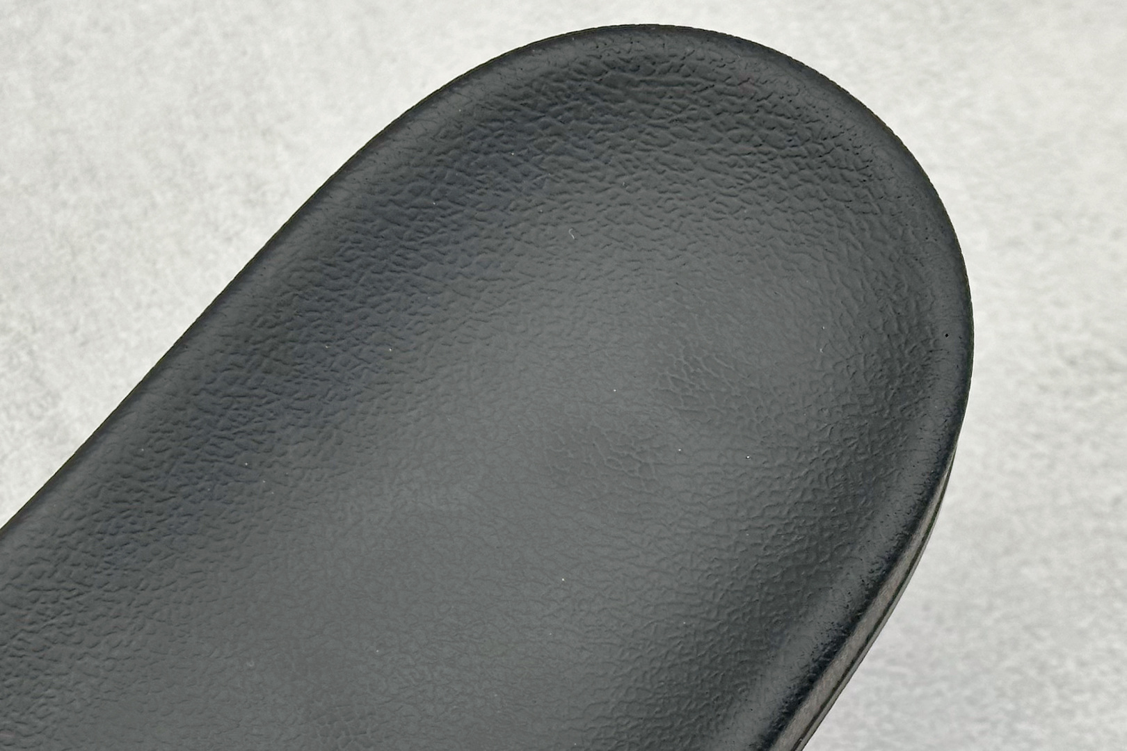 220 Balenciaga 巴黎世家拖鞋 2025最新版印花 潮流到没边-Chinese UA Cheap High Quatity Brand Clothes Bags handbags Sneakers wholesale wholesaler seller from China Factory suppliers Fashion Clothing Shoes best Quality Beautiful Price 220 Balenciaga 巴黎世家拖鞋 2025最新版印花 潮流到没边