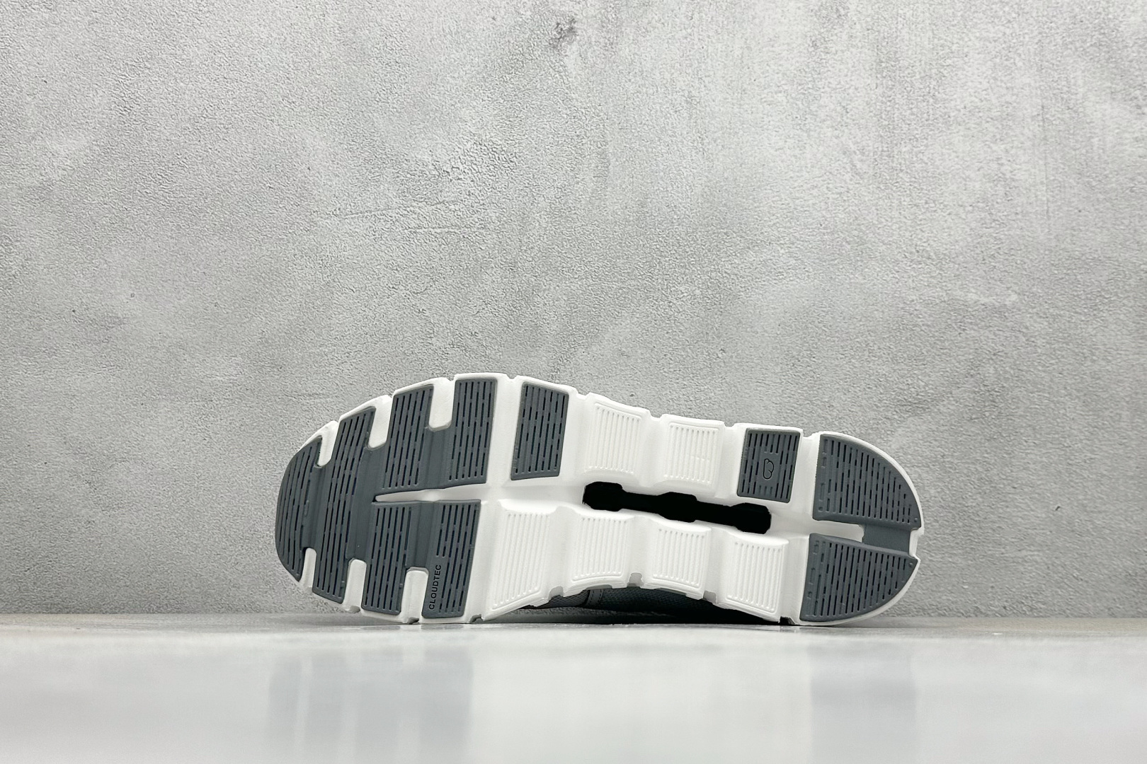 190 On昂跑 Cloudtilt 户外街头机能风跑步鞋 Cloud Hi Edge户外机能融合街头潮流