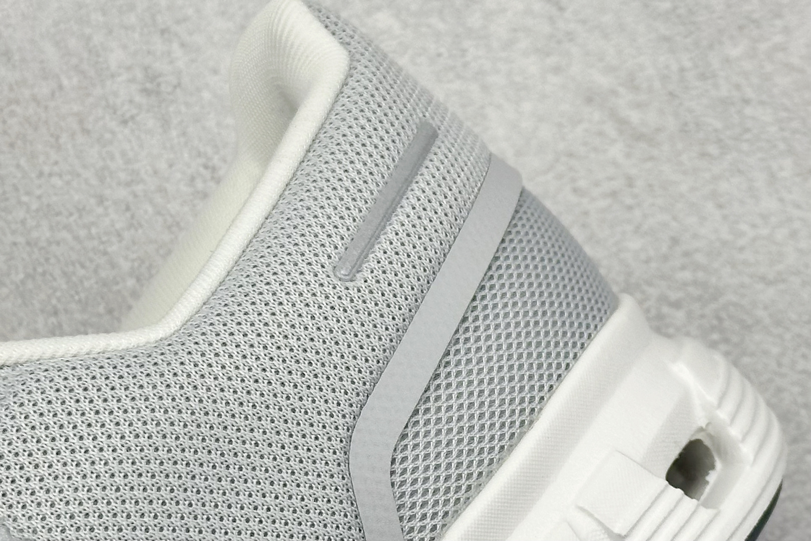 190 On昂跑 Cloudtilt 户外街头机能风跑步鞋 Cloud Hi Edge户外机能融合街头潮流