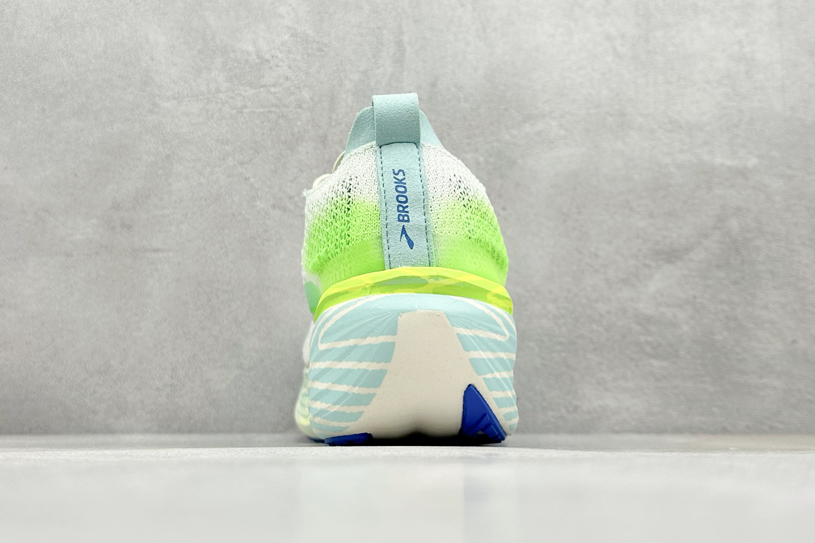 200 Brooks布鲁克斯 Hyperion Elite 4 舒适百搭防滑耐磨 低帮 越野竞速跑步鞋 100053 1D 134