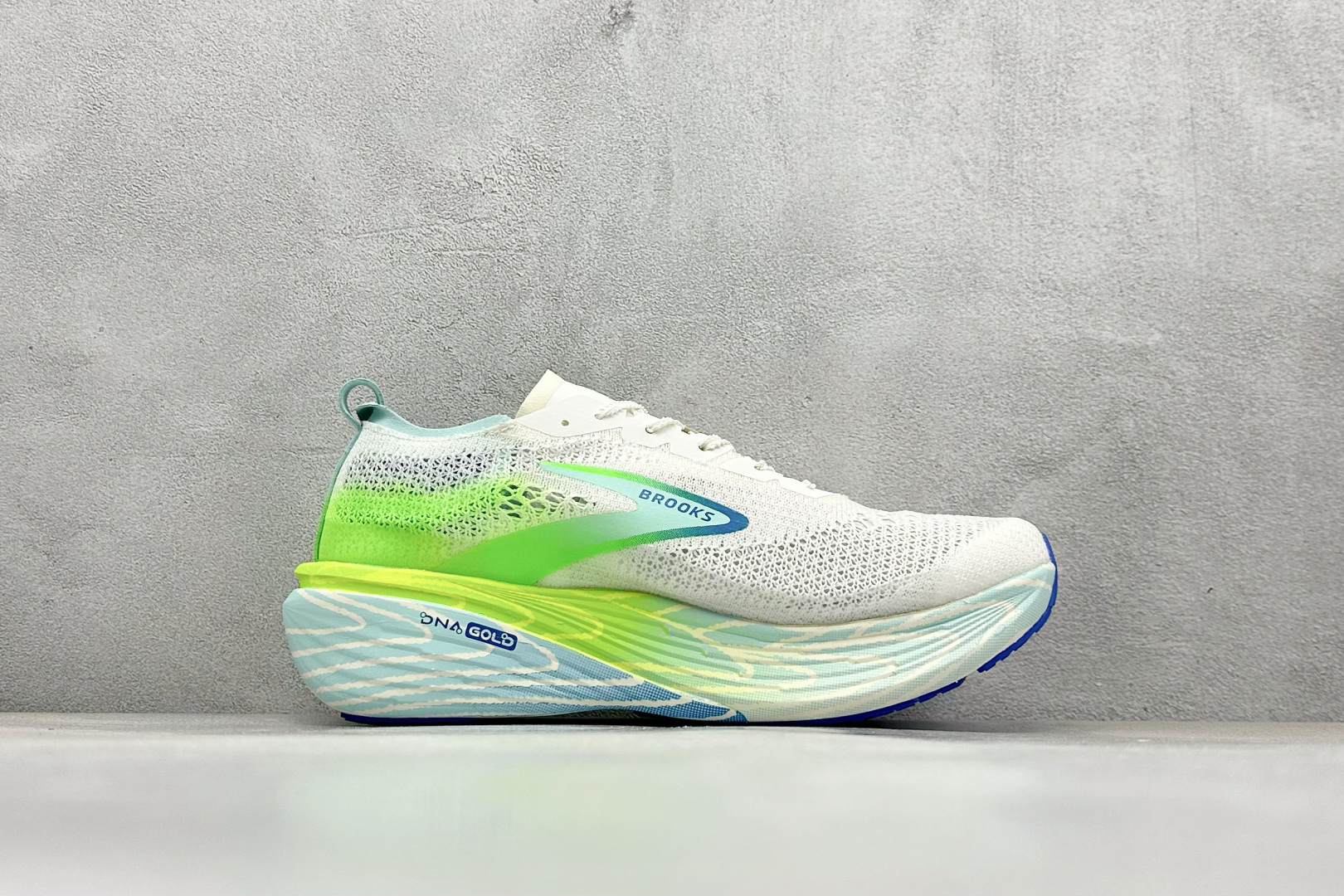 200 Brooks布鲁克斯 Hyperion Elite 4 舒适百搭防滑耐磨 低帮 越野竞速跑步鞋 100053 1D 134