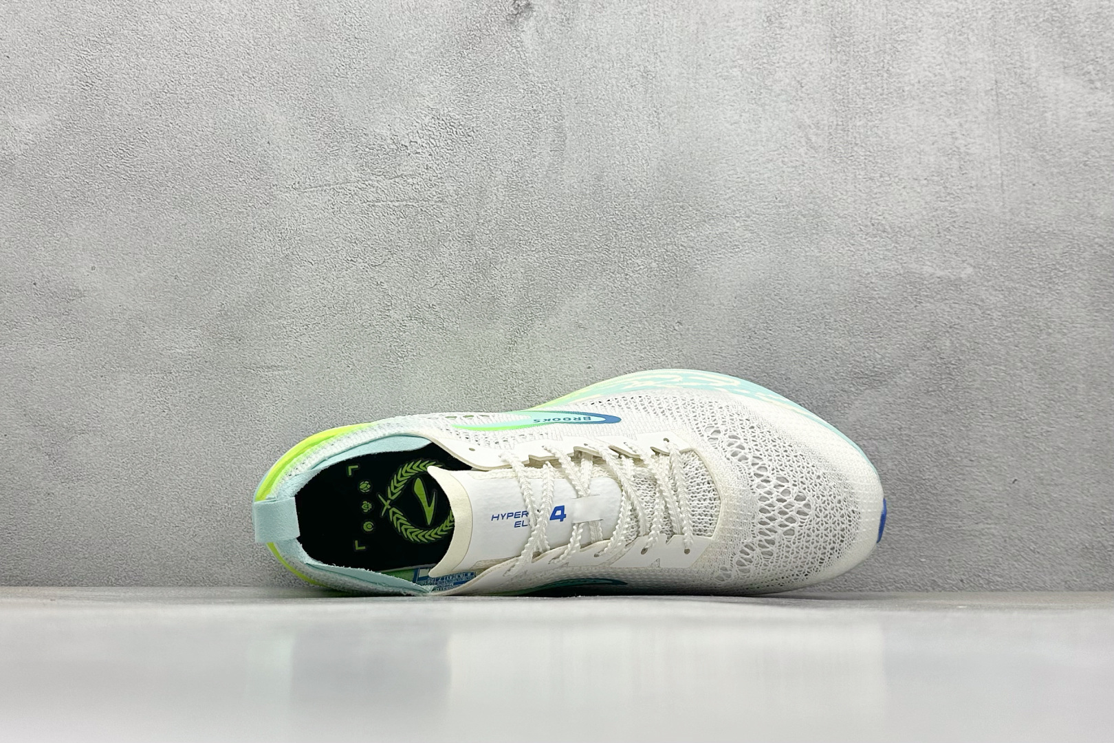 200 Brooks布鲁克斯 Hyperion Elite 4 舒适百搭防滑耐磨 低帮 越野竞速跑步鞋 100053 1D 134