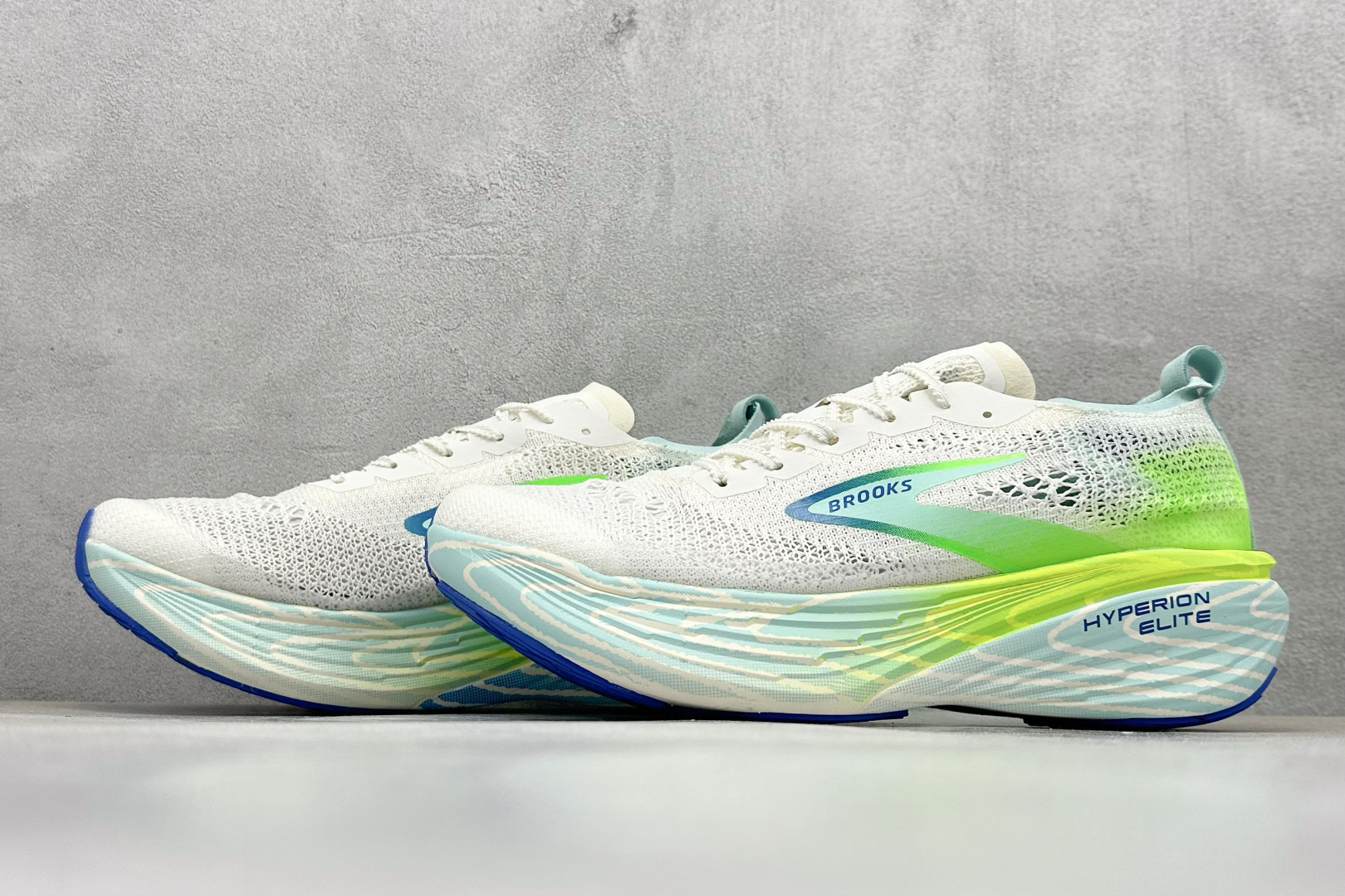 200 Brooks布鲁克斯 Hyperion Elite 4 舒适百搭防滑耐磨 低帮 越野竞速跑步鞋 100053 1D 134