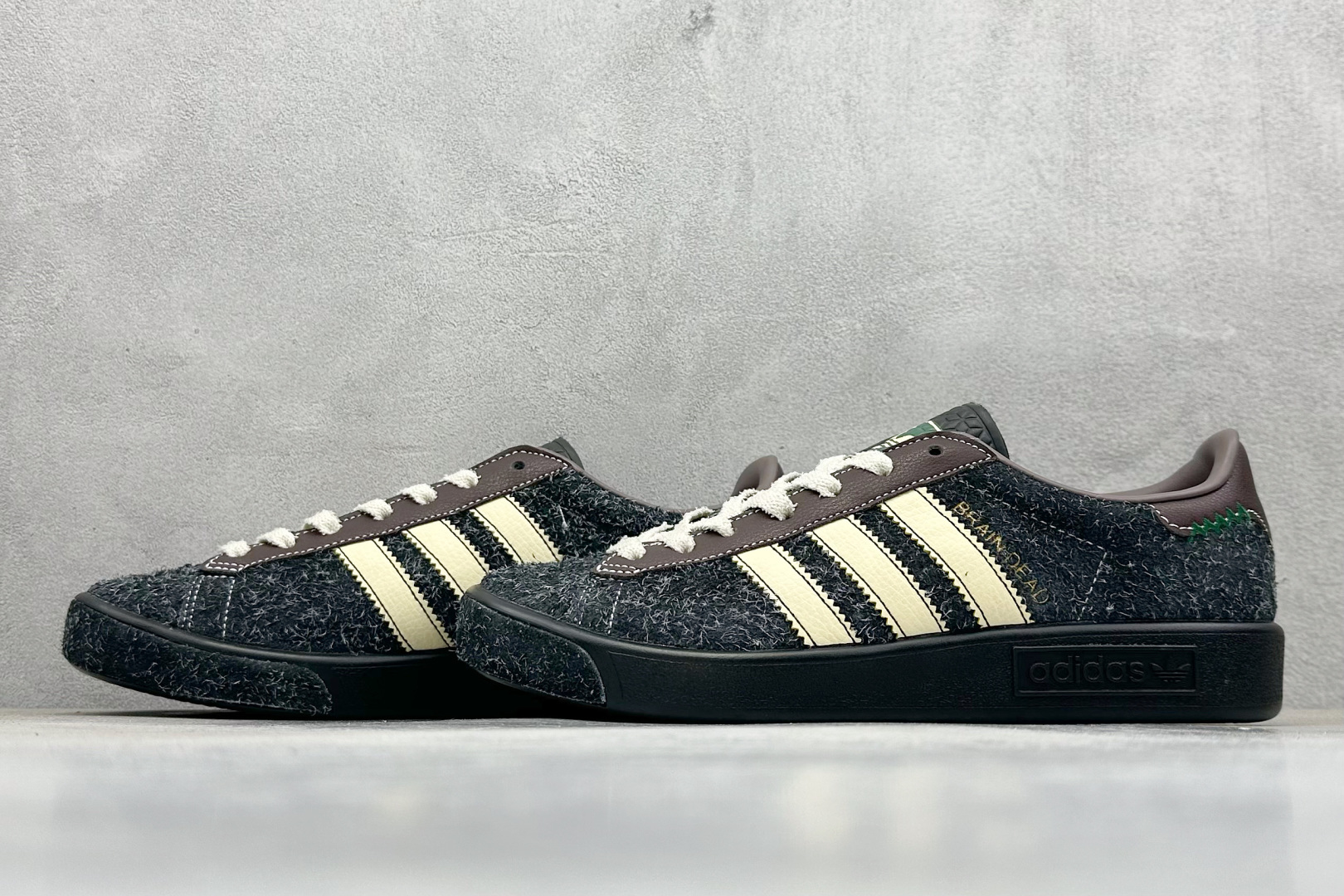 160 adidas originals Samba OG 桑巴果冻系列复古经典轻便板鞋 JR7942