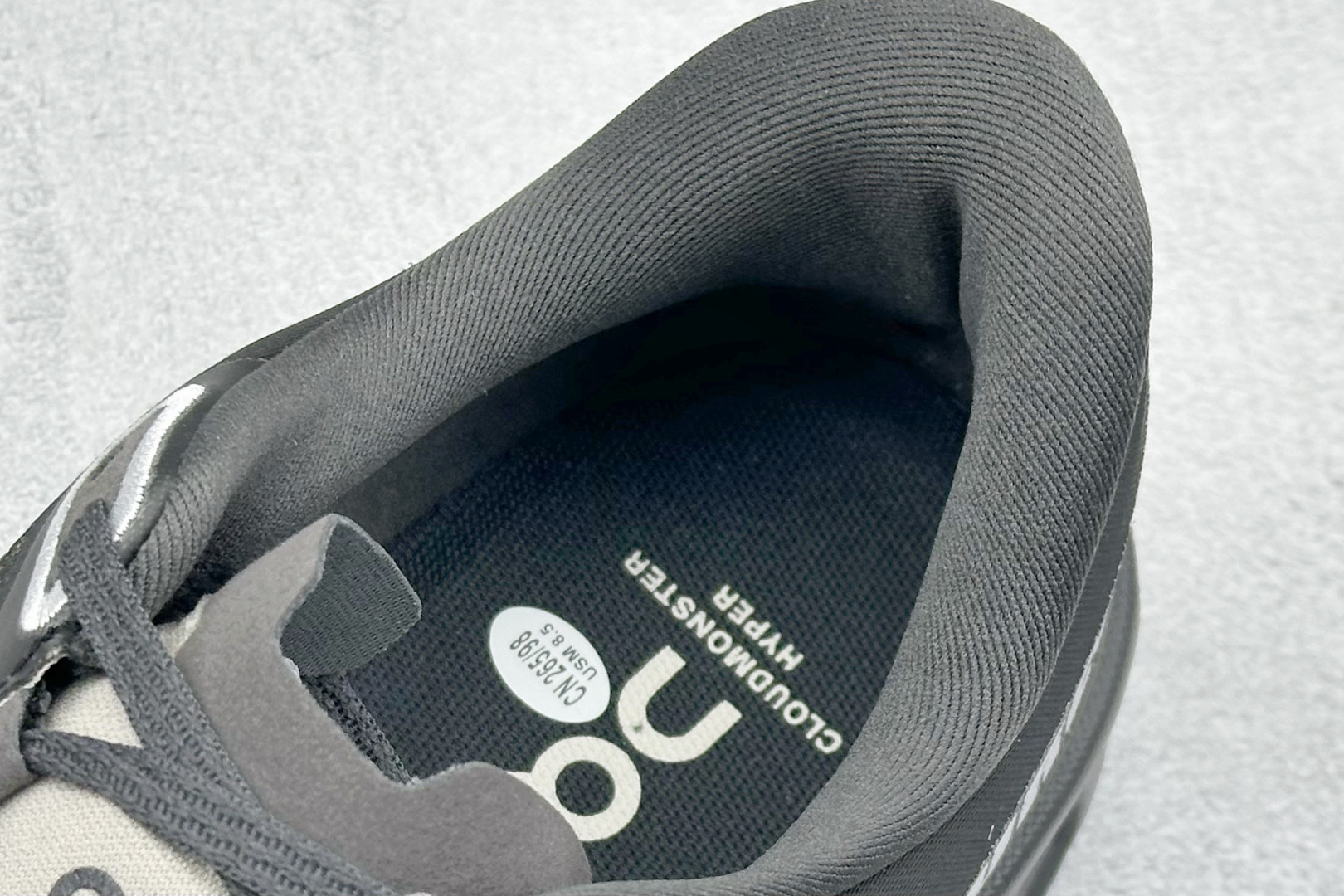 200 RS版 On昂跑 Cloudtilt Loewe 户外街头机能风跑步鞋