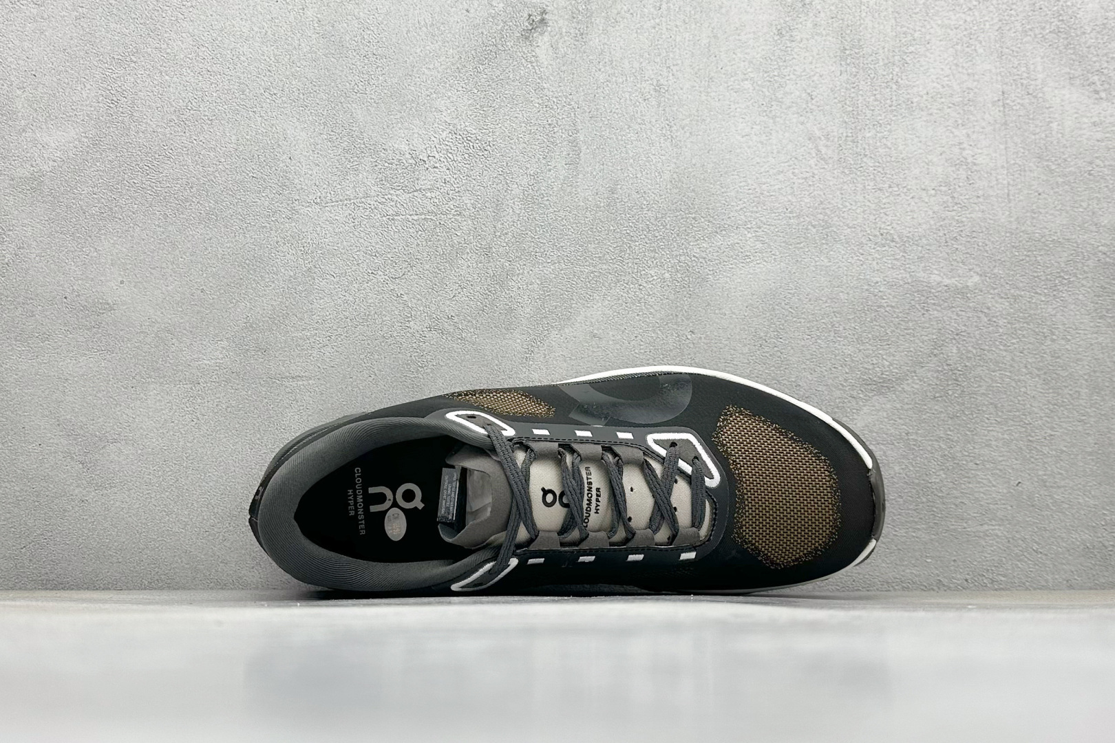 200 RS版 On昂跑 Cloudtilt Loewe 户外街头机能风跑步鞋