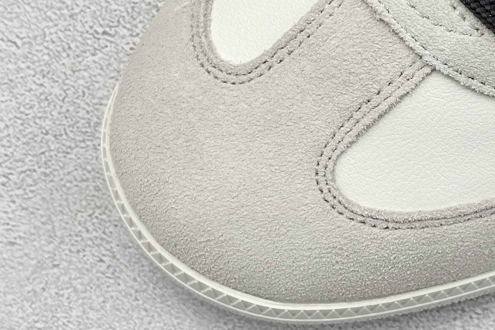 220 adidas originals Samba OG x Louis Vuitton 灰黑 桑巴舞系列复古经典轻便板鞋 GJ75803