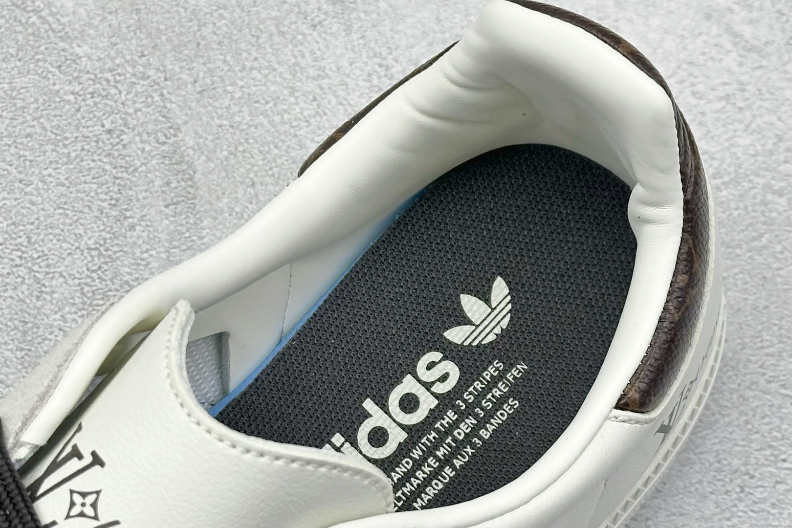 220 adidas originals Samba OG x Louis Vuitton 灰黑 桑巴舞系列复古经典轻便板鞋 GJ75803