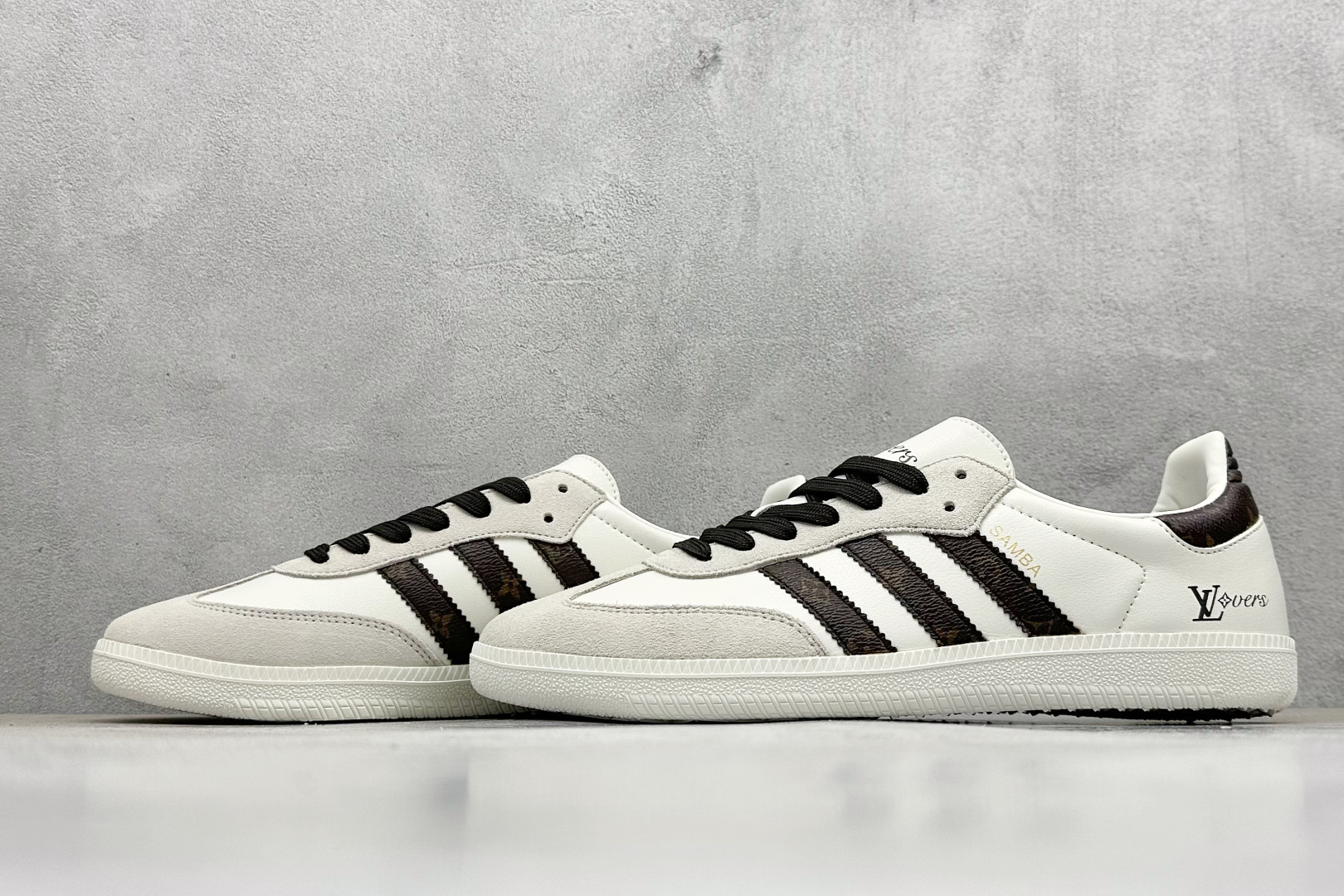 220 adidas originals Samba OG x Louis Vuitton 灰黑 桑巴舞系列复古经典轻便板鞋 GJ75803