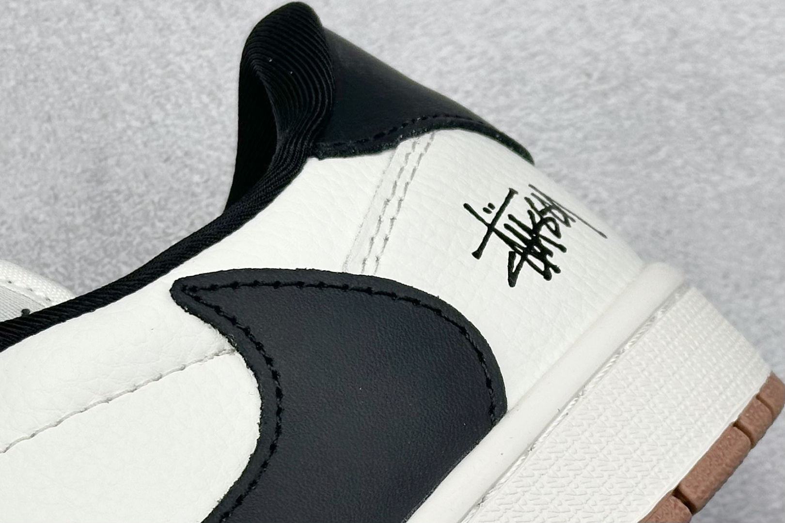 220 Travis Scott x Nike Air Jordan 1 Low x Stussy Air Jordan 1 Low 反转白黑小勾满天星倒钩 JW1188-135