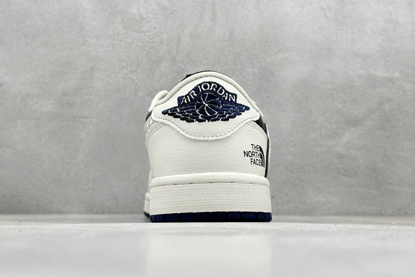 220 Travis Scott x Nike Air Jordan 1 Low x The North Face Air Jordan 1 Low 反转白黑小勾满天星倒钩 JW1188-134