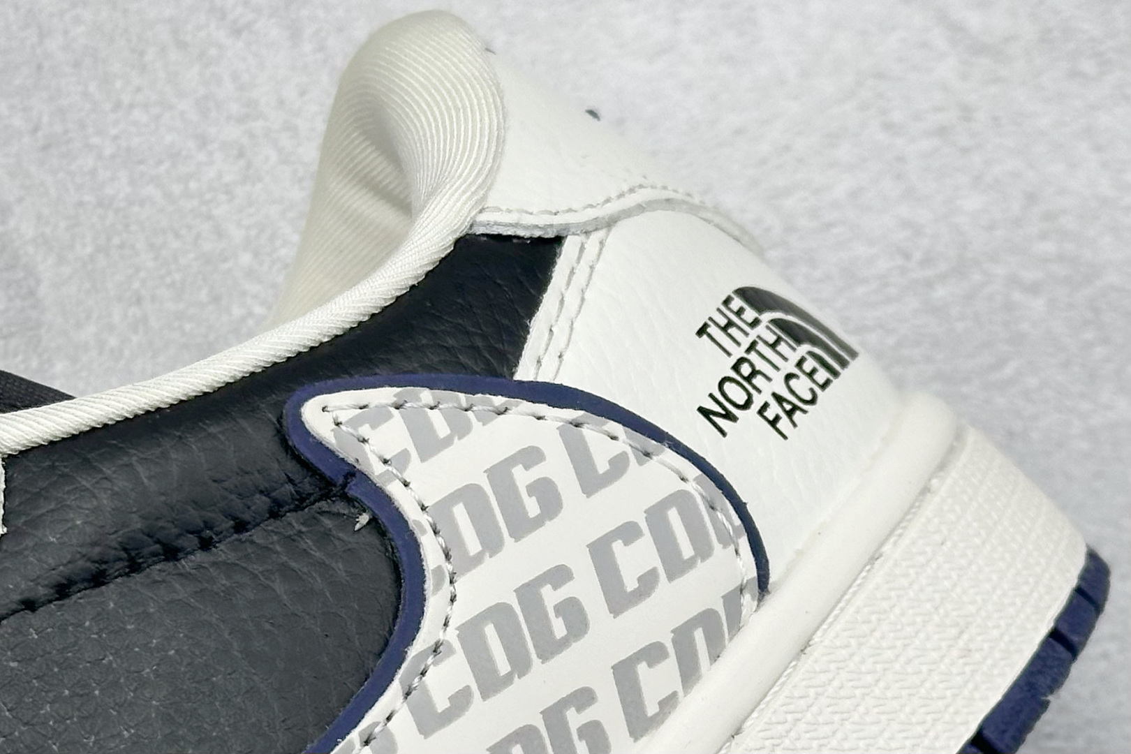 220 Travis Scott x Nike Air Jordan 1 Low x The North Face Air Jordan 1 Low 反转白黑小勾满天星倒钩 JW1188-134