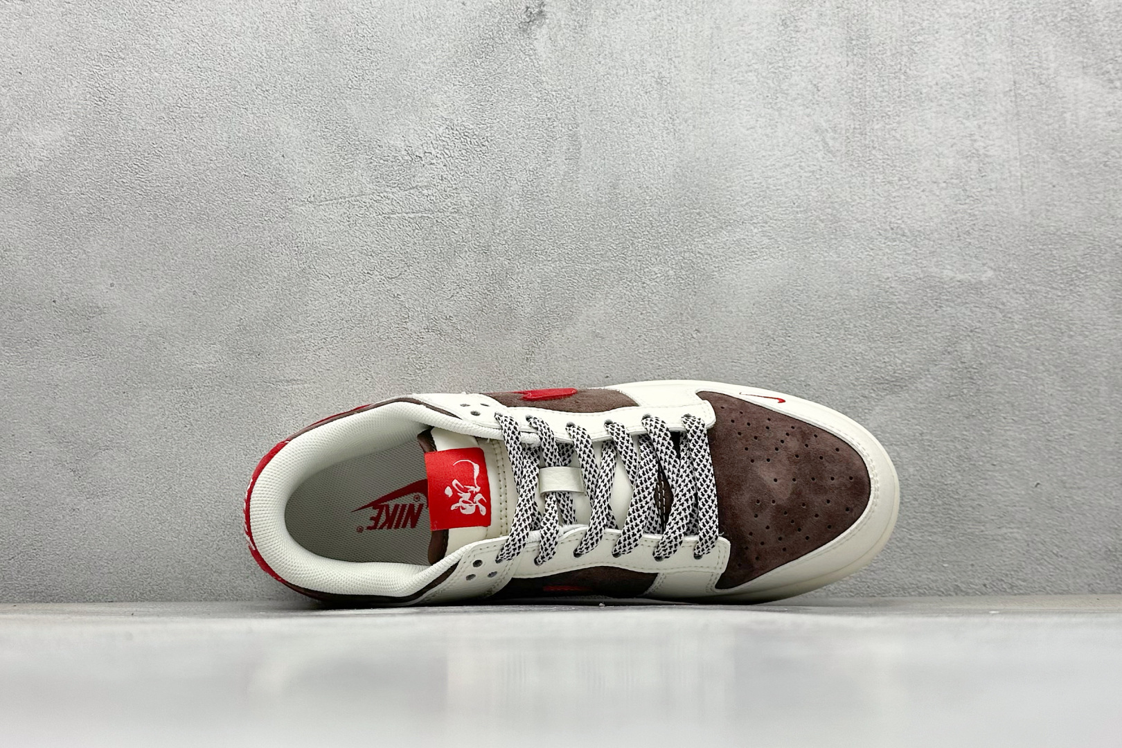 200 Nike SB Dunk Low 蛇年限定 白棕红三小钩 SJ2558-017-Chinese  UA Cheap High Quatity Brand  Clothes Bags handbags Sneakers wholesale wholesaler seller from China Factory suppliers Fashion Clothing  Shoes best Quality Beautiful Price  200 Nike SB Dunk Low 蛇年限定 白棕红三小钩 SJ2558-017